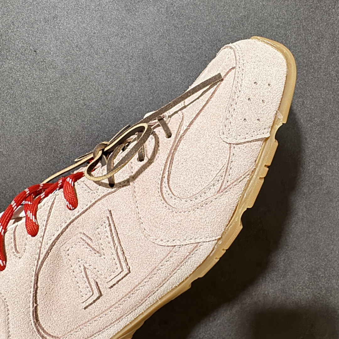图片[8]-【公司级】MiuMiu缪缪 x New Balance NB530 联名复古运动休闲阿甘德训鞋 顶级礼盒版本 内里：原版进口羊皮里 鞋底：原版开模防滑生胶底 货号： ECAP523059B 尺码：36 36.5 37.5 38 38.5 39 40 40.5 41 42 42.5 43 44 44.5 45-选品中心