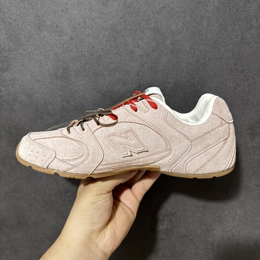 图片[2]-【公司级】MiuMiu缪缪 x New Balance NB530 联名复古运动休闲阿甘德训鞋 顶级礼盒版本 内里：原版进口羊皮里 鞋底：原版开模防滑生胶底 货号： ECAP523059B 尺码：36 36.5 37.5 38 38.5 39 40 40.5 41 42 42.5 43 44 44.5 45-选品中心