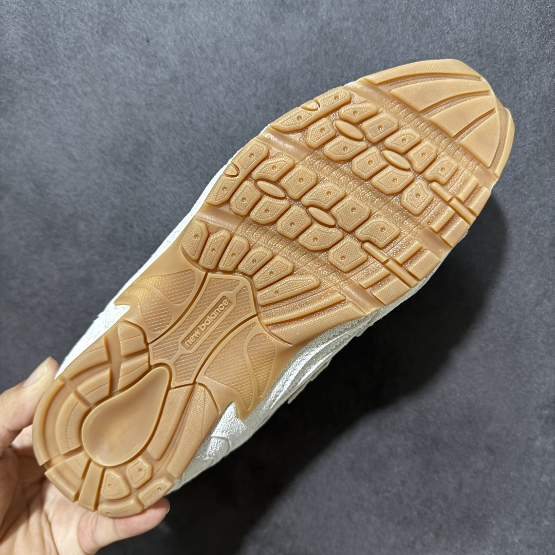 图片[9]-【公司级】MiuMiu缪缪 x New Balance NB530 联名复古运动休闲阿甘德训鞋 顶级礼盒版本 内里：原版进口羊皮里 鞋底：原版开模防滑生胶底 货号： ECAP523059B 尺码：36 36.5 37.5 38 38.5 39 40 40.5 41 42 42.5 43 44 44.5 45-选品中心