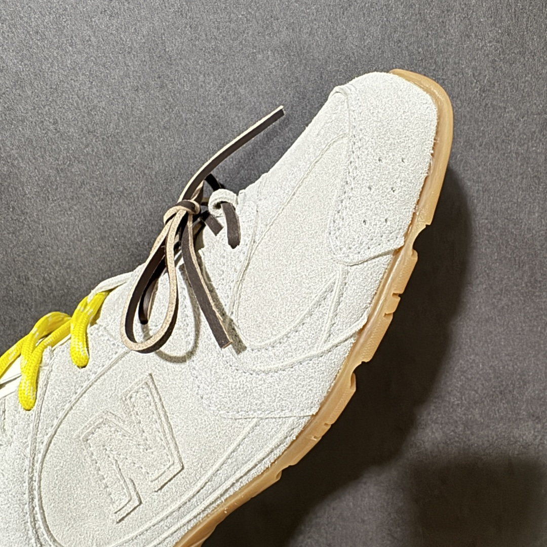 图片[8]-【公司级】MiuMiu缪缪 x New Balance NB530 联名复古运动休闲阿甘德训鞋 顶级礼盒版本 内里：原版进口羊皮里 鞋底：原版开模防滑生胶底 货号： ECAP523059B 尺码：36 36.5 37.5 38 38.5 39 40 40.5 41 42 42.5 43 44 44.5 45-选品中心