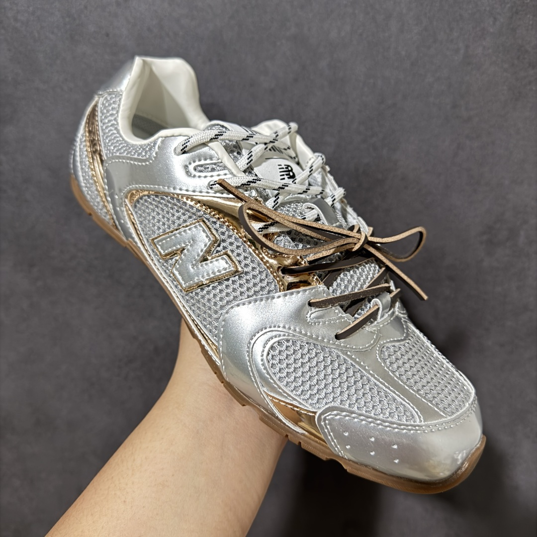 图片[3]-【公司级】MiuMiu缪缪 x New Balance NB530 联名复古运动休闲阿甘德训鞋 顶级礼盒版本 内里：原版进口羊皮里 鞋底：原版开模防滑生胶底 货号： ECAP523059B 尺码：36 36.5 37.5 38 38.5 39 40 40.5 41 42 42.5 43 44 44.5 45-选品中心