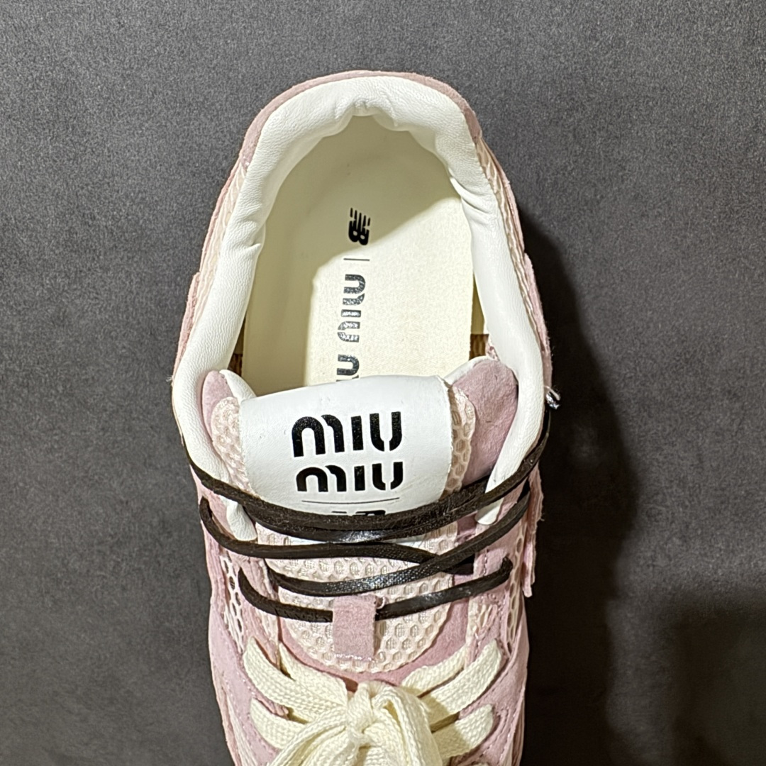 图片[6]-【公司级】MiuMiu缪缪 x New Balance NB530 联名复古运动休闲阿甘德训鞋 顶级礼盒版本 内里：原版进口羊皮里 鞋底：原版开模防滑生胶底 货号： ECAP523059B 尺码：36 36.5 37.5 38 38.5 39 40 40.5 41 42 42.5 43 44 44.5 45-选品中心