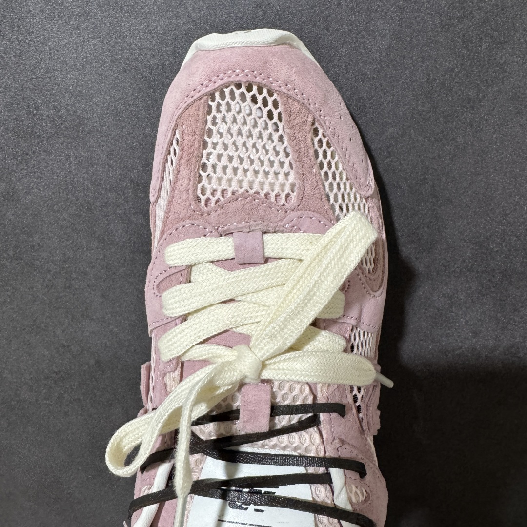 图片[5]-【公司级】MiuMiu缪缪 x New Balance NB530 联名复古运动休闲阿甘德训鞋 顶级礼盒版本 内里：原版进口羊皮里 鞋底：原版开模防滑生胶底 货号： ECAP523059B 尺码：36 36.5 37.5 38 38.5 39 40 40.5 41 42 42.5 43 44 44.5 45-选品中心