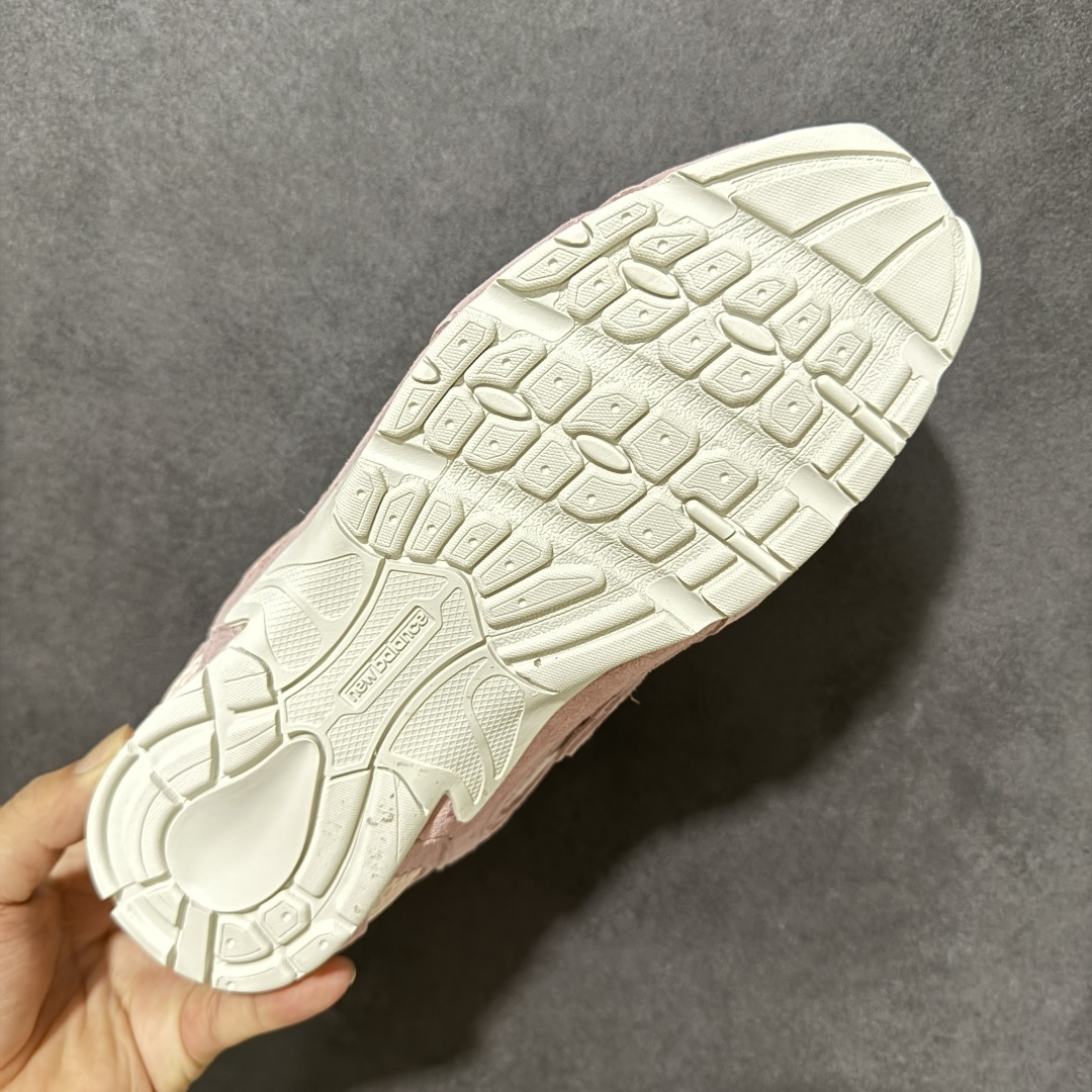 图片[9]-【公司级】MiuMiu缪缪 x New Balance NB530 联名复古运动休闲阿甘德训鞋 顶级礼盒版本 内里：原版进口羊皮里 鞋底：原版开模防滑生胶底 货号： ECAP523059B 尺码：36 36.5 37.5 38 38.5 39 40 40.5 41 42 42.5 43 44 44.5 45-选品中心