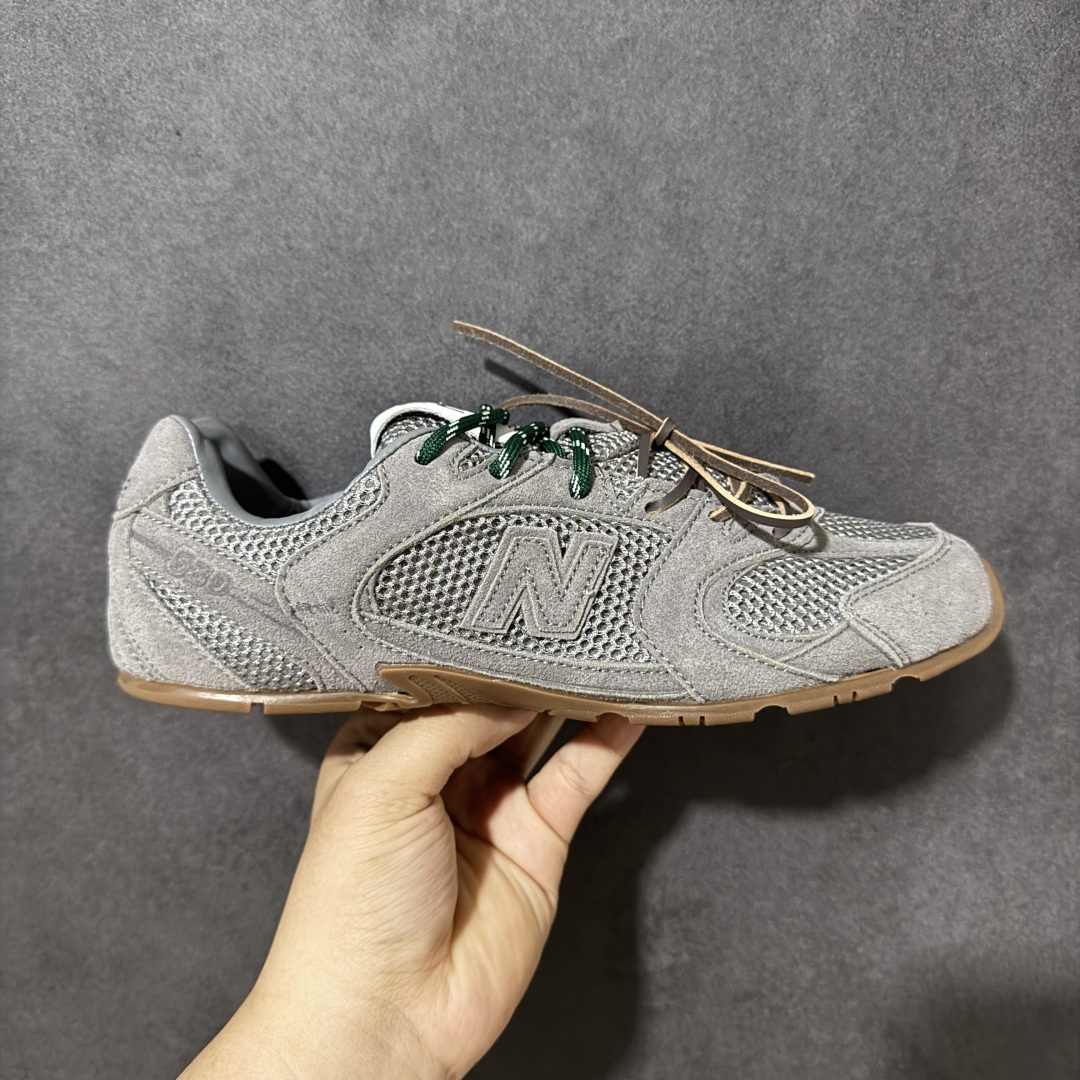 【公司级】MiuMiu缪缪 x New Balance NB530 联名复古运动休闲阿甘德训鞋 顶级礼盒版本 内里：原版进口羊皮里 鞋底：原版开模防滑生胶底 货号： ECAP523059B 尺码：36 36.5 37.5 38 38.5 39 40 40.5 41 42 42.5 43 44 44.5 45-选品中心