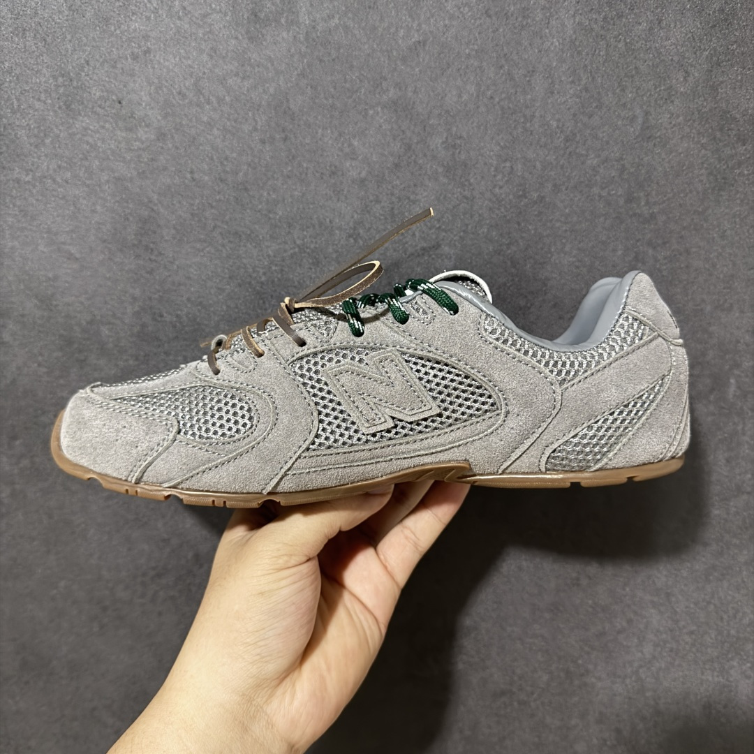 图片[2]-【公司级】MiuMiu缪缪 x New Balance NB530 联名复古运动休闲阿甘德训鞋 顶级礼盒版本 内里：原版进口羊皮里 鞋底：原版开模防滑生胶底 货号： ECAP523059B 尺码：36 36.5 37.5 38 38.5 39 40 40.5 41 42 42.5 43 44 44.5 45-选品中心