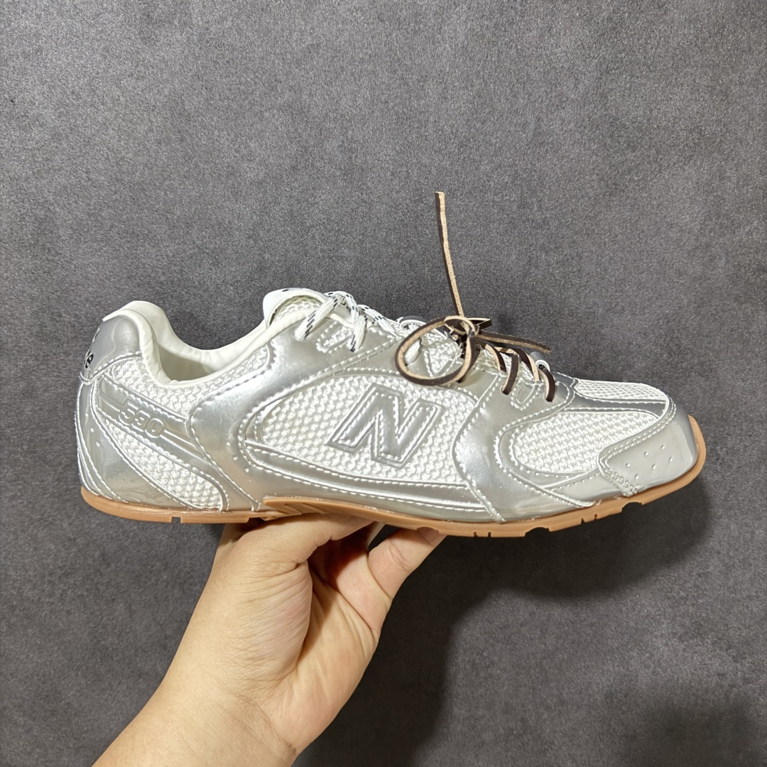 【公司级】MiuMiu缪缪 x New Balance NB530 联名复古运动休闲阿甘德训鞋 顶级礼盒版本 内里：原版进口羊皮里 鞋底：原版开模防滑生胶底 货号： ECAP523059B 尺码：36 36.5 37.5 38 38.5 39 40 40.5 41 42 42.5 43 44 44.5 45-选品中心