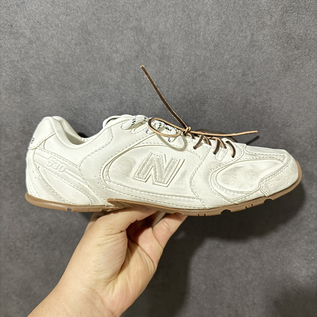 【公司级】MiuMiu缪缪 x New Balance NB530 联名复古运动休闲阿甘德训鞋 顶级礼盒版本 内里：原版进口羊皮里 鞋底：原版开模防滑生胶底 货号： ECAP523059B 尺码：36 36.5 37.5 38 38.5 39 40 40.5 41 42 42.5 43 44 44.5 45-选品中心