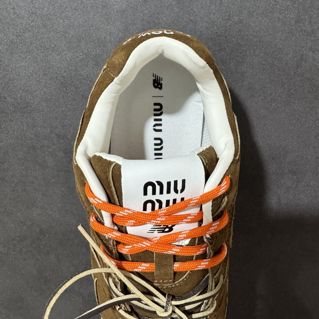 图片[6]-【公司级】MiuMiu缪缪 x New Balance NB530 联名复古运动休闲阿甘德训鞋 顶级礼盒版本 内里：原版进口羊皮里 鞋底：原版开模防滑生胶底 货号： ECAP523059B 尺码：36 36.5 37.5 38 38.5 39 40 40.5 41 42 42.5 43 44 44.5 45-选品中心