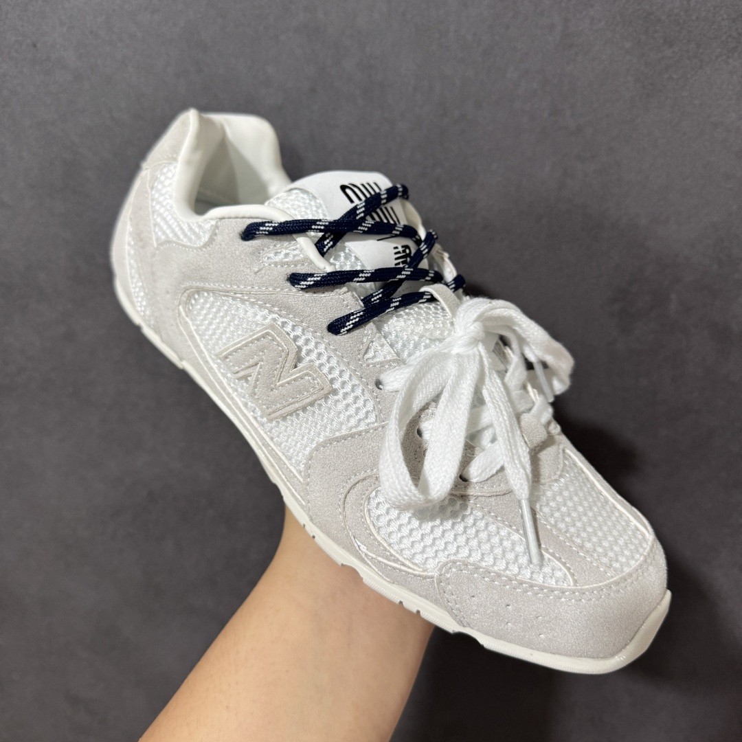 图片[3]-【公司级】MiuMiu缪缪 x New Balance NB530 联名复古运动休闲阿甘德训鞋 顶级礼盒版本 内里：原版进口羊皮里 鞋底：原版开模防滑生胶底 货号： ECAP523059B 尺码：36 36.5 37.5 38 38.5 39 40 40.5 41 42 42.5 43 44 44.5 45-选品中心