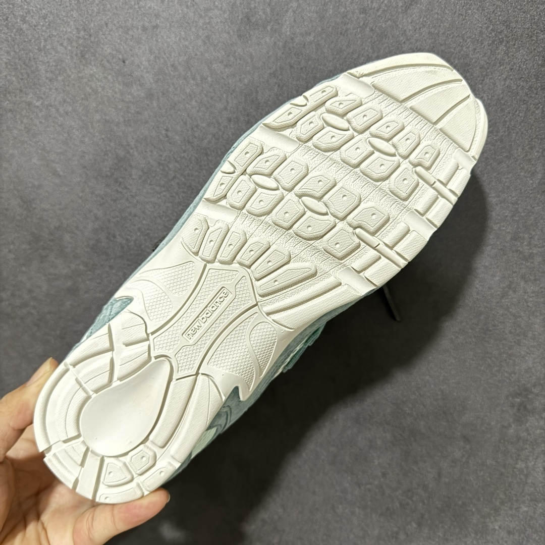 图片[9]-【公司级】MiuMiu缪缪 x New Balance NB530 联名复古运动休闲阿甘德训鞋 顶级礼盒版本 内里：原版进口羊皮里 鞋底：原版开模防滑生胶底 货号： ECAP523059B 尺码：36 36.5 37.5 38 38.5 39 40 40.5 41 42 42.5 43 44 44.5 45-选品中心