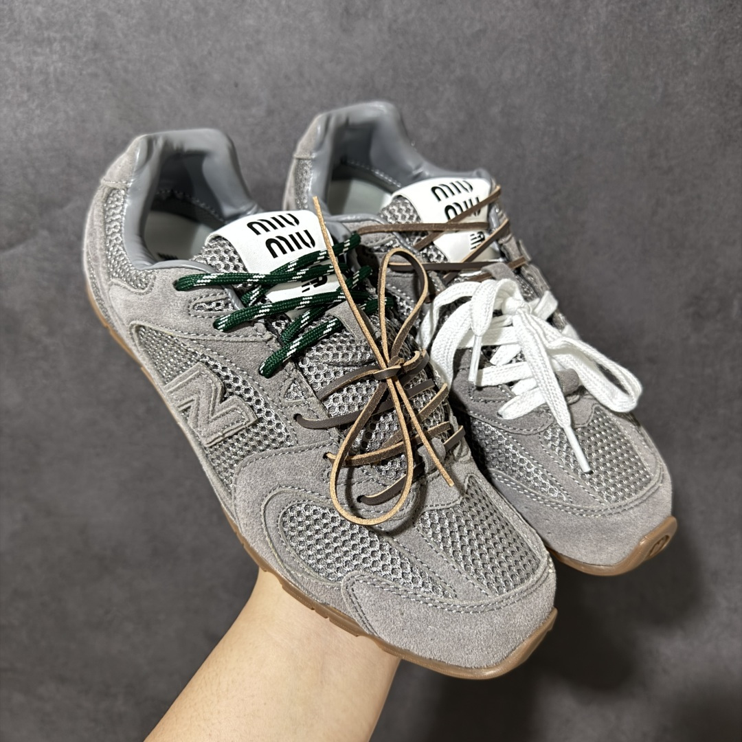 图片[9]-【公司级】MiuMiu缪缪 x New Balance NB530 联名复古运动休闲阿甘德训鞋 顶级礼盒版本 内里：原版进口羊皮里 鞋底：原版开模防滑生胶底 货号： ECAP523059B 尺码：36 36.5 37.5 38 38.5 39 40 40.5 41 42 42.5 43 44 44.5 45-选品中心
