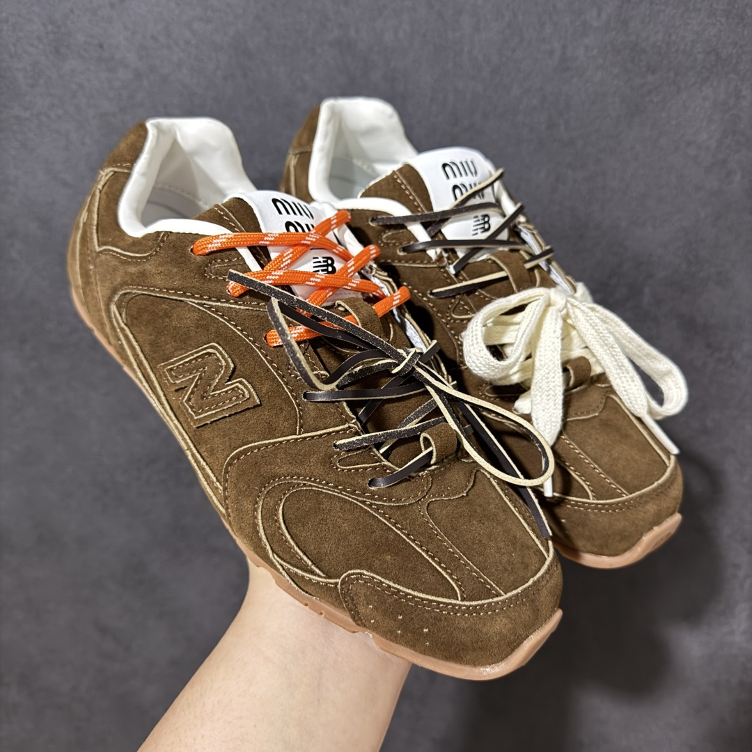 图片[4]-【公司级】MiuMiu缪缪 x New Balance NB530 联名复古运动休闲阿甘德训鞋 顶级礼盒版本 内里：原版进口羊皮里 鞋底：原版开模防滑生胶底 货号： ECAP523059B 尺码：36 36.5 37.5 38 38.5 39 40 40.5 41 42 42.5 43 44 44.5 45-选品中心