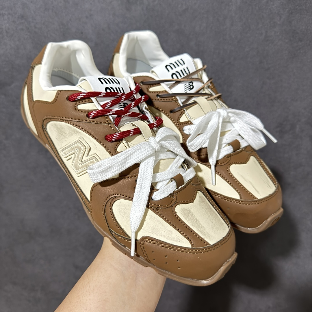 图片[5]-【公司级】MiuMiu缪缪 x New Balance NB530 联名复古运动休闲阿甘德训鞋 顶级礼盒版本 内里：原版进口羊皮里 鞋底：原版开模防滑生胶底 货号： ECAP523059B 尺码：36 36.5 37.5 38 38.5 39 40 40.5 41 42 42.5 43 44 44.5 45-选品中心