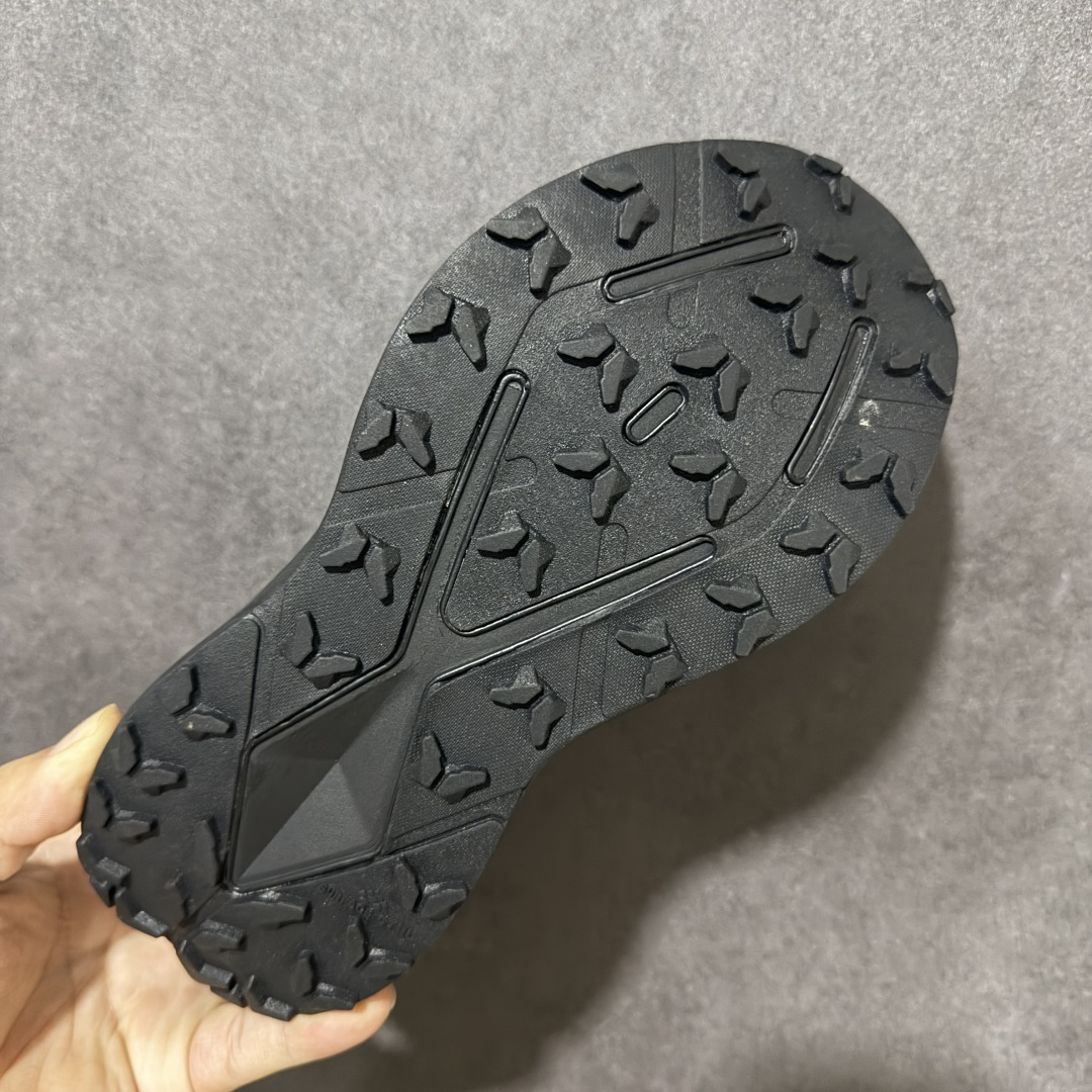 图片[9]-【公司级】The North Face/北面 Summit Vectiv Pro 2 户外耐磨轻便透气登山徒步跑鞋 3D网布鞋面 透气性与耐久性兼具，穿者轻便舒适不闷脚。功能性 TPU贴片鞋头及鞋身采用无缝 TPU 贴片，具有良好的支撑性和防护性。柔软鞋舌 可有效减少滑落，增强舒适性和贴合性 VECTIV™M 3D 全掌承托板 创新性 3D VECTIV 全筆承托板锁定足底，保持稳定步伐。 货号：NFW02309-KW 尺码：36 36.5 37.5 38 38.5 39 40 40.5 41 42 42.5 43 44 45-选品中心