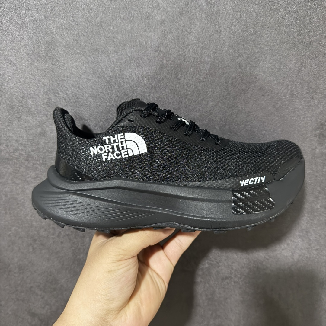 【公司级】The North Face/北面 Summit Vectiv Pro 2 户外耐磨轻便透气登山徒步跑鞋 3D网布鞋面 透气性与耐久性兼具，穿者轻便舒适不闷脚。功能性 TPU贴片鞋头及鞋身采用无缝 TPU 贴片，具有良好的支撑性和防护性。柔软鞋舌 可有效减少滑落，增强舒适性和贴合性 VECTIV™M 3D 全掌承托板 创新性 3D VECTIV 全筆承托板锁定足底，保持稳定步伐。 货号：NFW02309-KW 尺码：36 36.5 37.5 38 38.5 39 40 40.5 41 42 42.5 43 44 45-选品中心