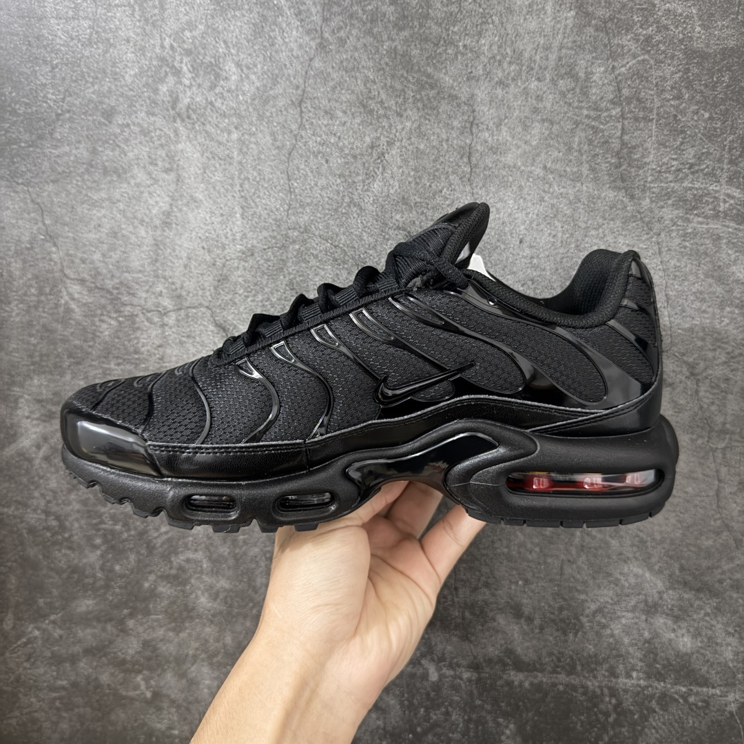图片[2]-【TK纯原版】Nike Air Max Plus TN气垫系列跑鞋 604133-050 全新一比一高端版本 真正的市场T1品质 更多配色陆续出货 真正的用心研发 一点一点抠出来的 品质 品控细节 随便闭眼对比市场任何版本 全套原纸板楦头开发 完美呈现版型 工艺流程均与原鞋保持一致 Turned Air 中底缓震技术 鞋面弧度与大底弧度一致 鞋头正确TPU材质 鞋面高频TPU材质1.0厚度 原鞋一致层次感 超越公司货的品控标准 多道QC质检 货号： 尺码：36 36.5 37.5 38 38.5 39 40 40.5 41 42 42.5 43 44 44.5 45 46-选品中心