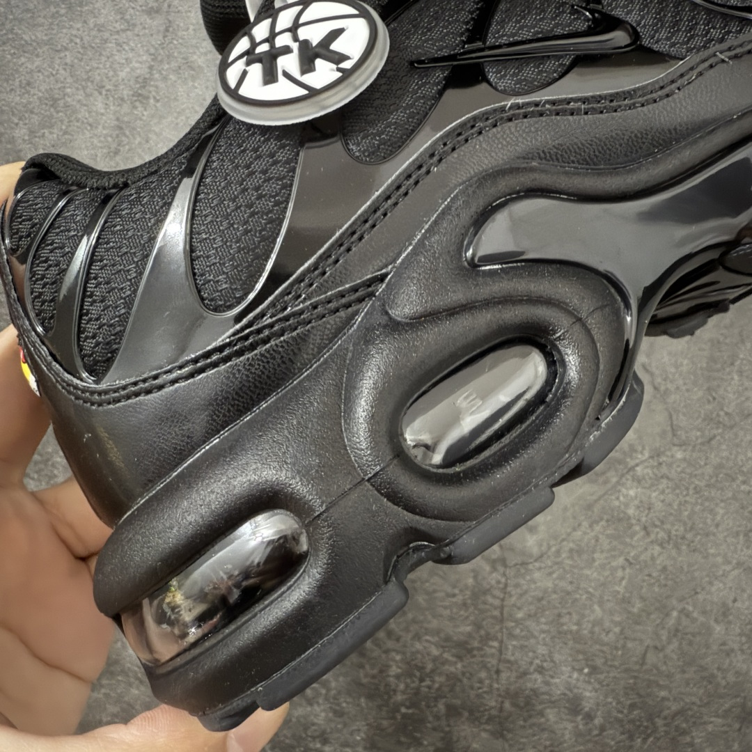 图片[3]-【TK纯原版】Nike Air Max Plus TN气垫系列跑鞋 604133-050 全新一比一高端版本 真正的市场T1品质 更多配色陆续出货 真正的用心研发 一点一点抠出来的 品质 品控细节 随便闭眼对比市场任何版本 全套原纸板楦头开发 完美呈现版型 工艺流程均与原鞋保持一致 Turned Air 中底缓震技术 鞋面弧度与大底弧度一致 鞋头正确TPU材质 鞋面高频TPU材质1.0厚度 原鞋一致层次感 超越公司货的品控标准 多道QC质检 货号： 尺码：36 36.5 37.5 38 38.5 39 40 40.5 41 42 42.5 43 44 44.5 45 46-选品中心