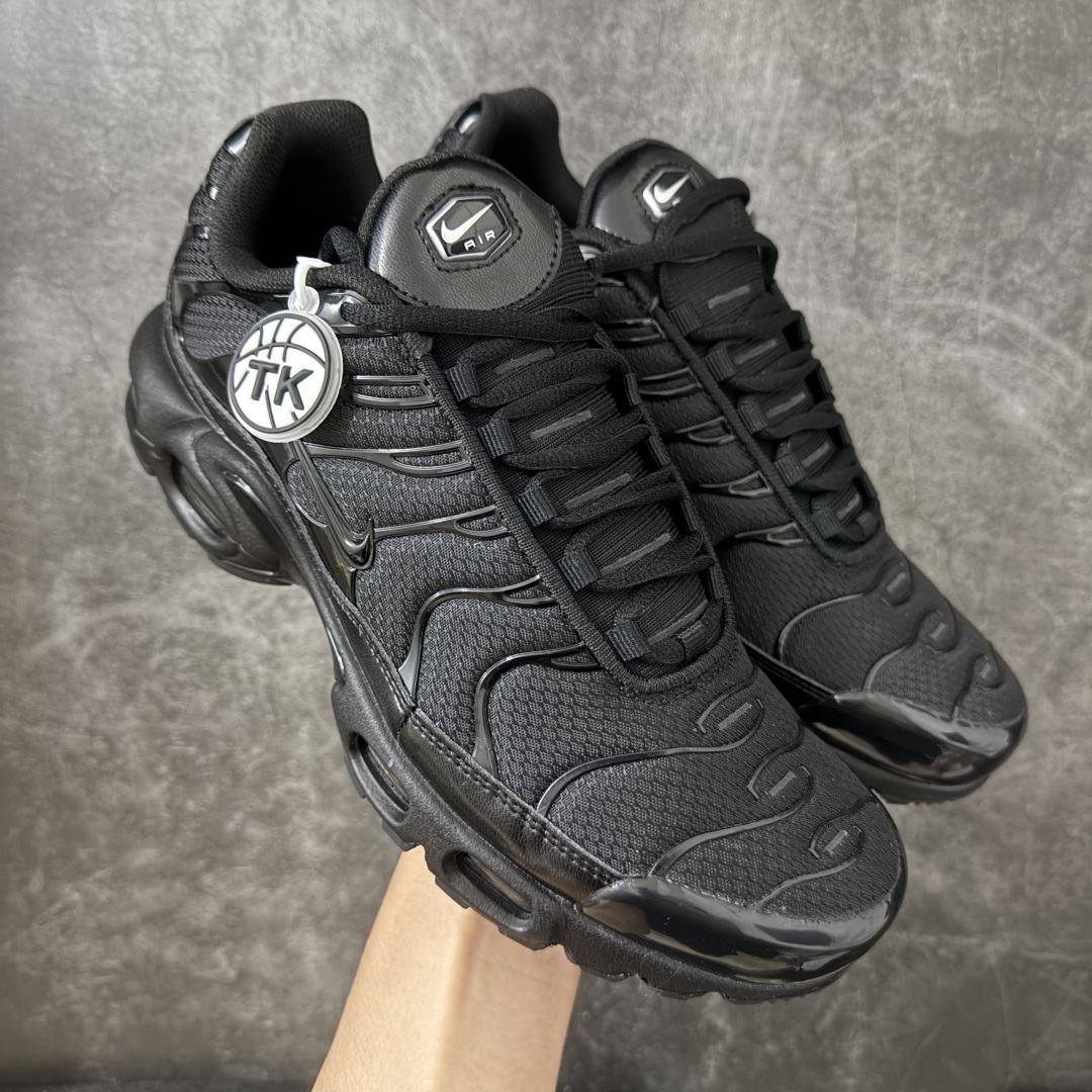 【TK纯原版】Nike Air Max Plus TN气垫系列跑鞋 604133-050 全新一比一高端版本 真正的市场T1品质 更多配色陆续出货 真正的用心研发 一点一点抠出来的 品质 品控细节 随便闭眼对比市场任何版本 全套原纸板楦头开发 完美呈现版型 工艺流程均与原鞋保持一致 Turned Air 中底缓震技术 鞋面弧度与大底弧度一致 鞋头正确TPU材质 鞋面高频TPU材质1.0厚度 原鞋一致层次感 超越公司货的品控标准 多道QC质检 货号： 尺码：36 36.5 37.5 38 38.5 39 40 40.5 41 42 42.5 43 44 44.5 45 46-选品中心