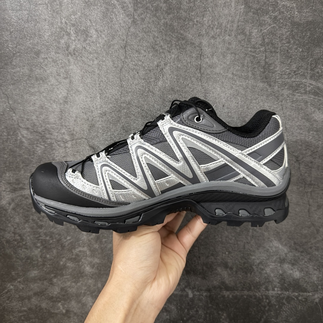 图片[2]-【纯原X版】Salomon XT-QUEST ADV 萨洛蒙情侣款户外机能鞋 491716 全新工厂出品 升级品质 全鞋改进为原厂一致材料打造 全新修长鞋型 版型正 全新玻璃冲刀 清洁度提升 中底带数字钢印 网面与鞋头材料校对一致无色差 鞋盒同步原版牛皮纸鞋盒 鞋头处添加☯️太极标 细节多次修改校正 坚持同步原版无差别 终端优势供应 尺码：36 36.5 37.5 38 38.5 39 40 40.5 41 42 42.5 43 44 44.5 45 46-选品中心