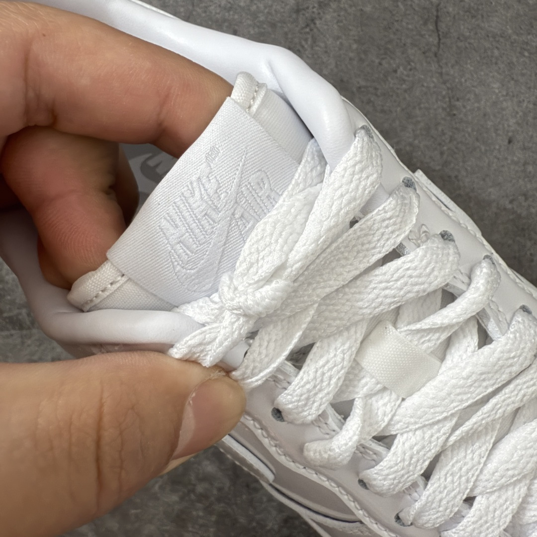 图片[5]-【Max纯原版】Nike Air Force 1 \’07 Premium Patent Leather 全白漆皮色 IV2857-100 原厂皮 质感纹理与原鞋保持一致 新版拉帮线颜色与原鞋一致 正确新版中底印刷蓝色字体 新版鞋垫UA+PU材质 更厚更有弹性 正确新版冲孔内里网布纹路 正确25版独家私模大底原厂电绣工艺 刺绣立体感饱满度一致 原厂鞋舌织唛标 同步原鞋 尺码：35.5 36 36.5 37.5 38 38.5 39 40 40.5 41 42 42.5 43 44 44.5 45 46 46.5 47.5-选品中心