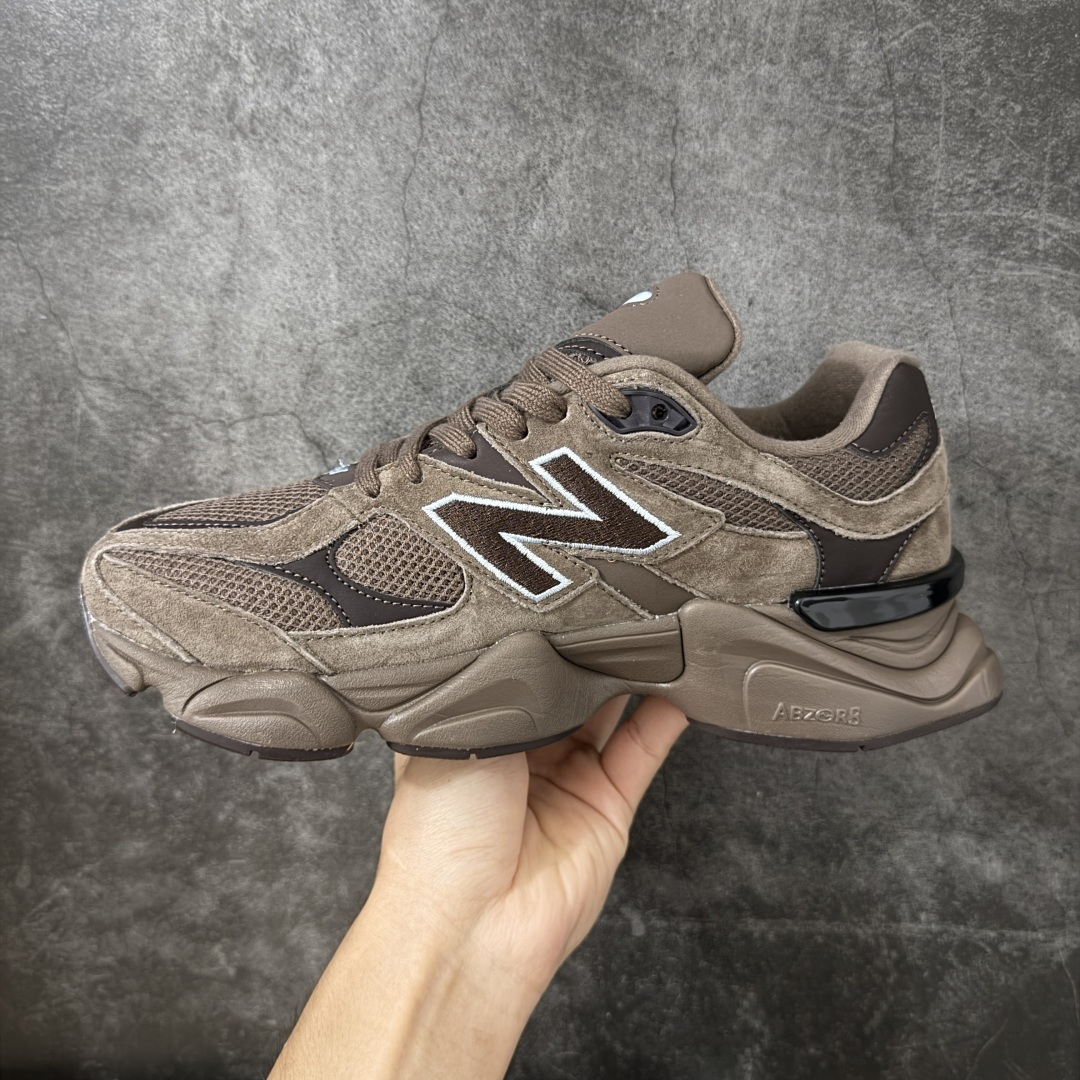 图片[2]-【纯原版】 New Balance NB9060 联名款 复古休闲运动慢跑鞋 U9060622 全套原楦原纸板原厂数据开发 进口三明治网面 原装进口翻毛皮料正确绒感卡色 正确中底拉帮中底网布细节 原厂标裁 带紫光防伪 定制后跟透明水晶模块 冲裁组合 大底贴合程度胶水上色把控完美 整洁度挑战全网艺术家 多道序QC把关品质完善 匠心打造 耗时两个月开发完成 工艺极其复杂难度可想而知 新开独立私模大底 全网唯一正确六层组合大底 高端零售专供产物 尺码：36 37 37.5 38 38.5 39 40 40.5 41 42 42.5 43 44 45 46.5-选品中心