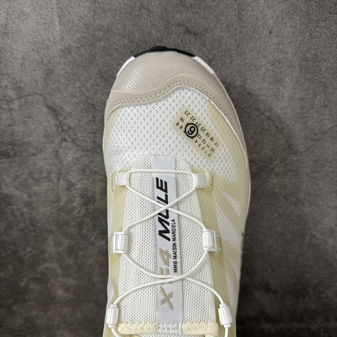 图片[5]-【莞产纯原】SALOMON萨洛蒙 XT-4 MULE MM6 MAISON MARGIELA 户外半拖运动训练鞋 给脚掌足够的支撑性 软硬适中 因为没有鞋后跟 所以包裹性没有那么强 反而舒适度更高了 穿着脚感很松 很强的鞋面的透气性 碳纤维纹理的装饰显得很高级 鞋带采用了快速抽绳的设计 配合特别的鞋后跟设计 彻底成为一脚蹬 货号：478112 尺码： 36 37 37.5 38 38.5 39.5 40 40.5 41.5 42 42.5 43 44 44.5 45-选品中心