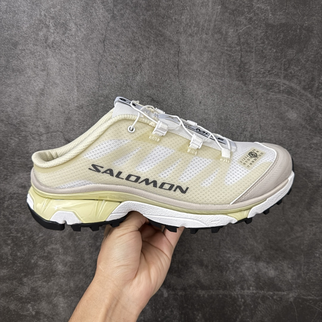 【莞产纯原】SALOMON萨洛蒙 XT-4 MULE MM6 MAISON MARGIELA 户外半拖运动训练鞋 给脚掌足够的支撑性 软硬适中 因为没有鞋后跟 所以包裹性没有那么强 反而舒适度更高了 穿着脚感很松 很强的鞋面的透气性 碳纤维纹理的装饰显得很高级 鞋带采用了快速抽绳的设计 配合特别的鞋后跟设计 彻底成为一脚蹬 货号：478112 尺码： 36 37 37.5 38 38.5 39.5 40 40.5 41.5 42 42.5 43 44 44.5 45-选品中心