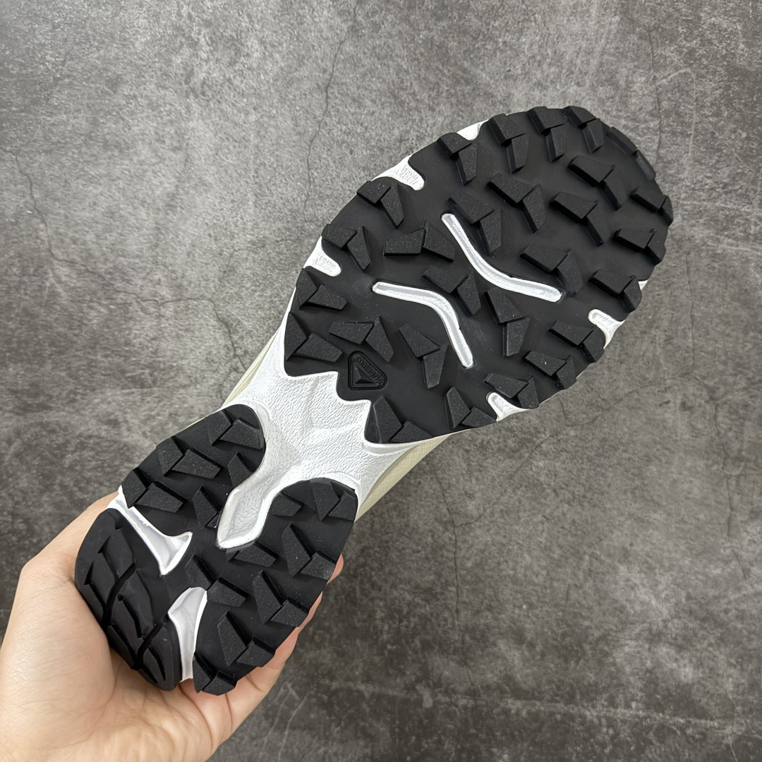 图片[9]-【莞产纯原】SALOMON萨洛蒙 XT-4 MULE MM6 MAISON MARGIELA 户外半拖运动训练鞋 给脚掌足够的支撑性 软硬适中 因为没有鞋后跟 所以包裹性没有那么强 反而舒适度更高了 穿着脚感很松 很强的鞋面的透气性 碳纤维纹理的装饰显得很高级 鞋带采用了快速抽绳的设计 配合特别的鞋后跟设计 彻底成为一脚蹬 货号：478112 尺码： 36 37 37.5 38 38.5 39.5 40 40.5 41.5 42 42.5 43 44 44.5 45-选品中心