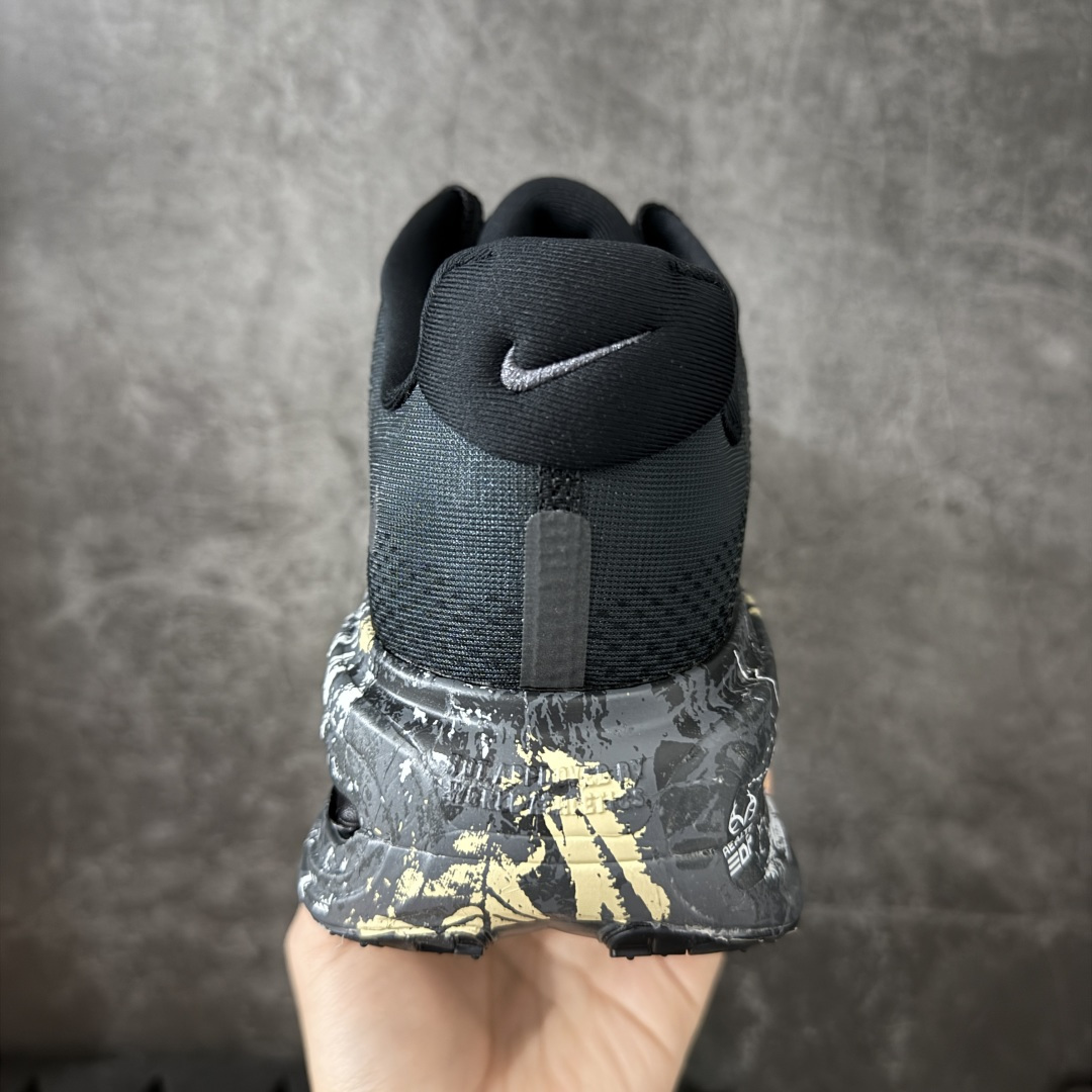 图片[4]-【XE纯原】NIKE VOMERO PREMIUM 全掌气垫缓震网面运动跑鞋 市场最强 没有之一 纯原生产线出品 原版开发 全部原材料 细节一比一打造 完美还原zp脚感 正确前后分离式两片纤维柱气垫 上下包裹超软弹泡棉 正确组合大底 区别市场通货 版型完美 鞋面材料同步原版1：1 全部原版开发校对 欢迎对比💪🏻 Nike 运用 Air技术专利，推出 Nike Pegasus Premium，沿用经典 Pegasus 系列产品深受跑者喜爱的缓震功能，并配置 Nike 首款可见式塑形 Air Zoom 气垫。 全掌可见的AirZoom首次在Pegasus系列中出现，模仿了Vaporfly的碳板曲线，增强了跑步时的流畅过渡。 货号：IO7325-001 尺码：36-46（半）-选品中心