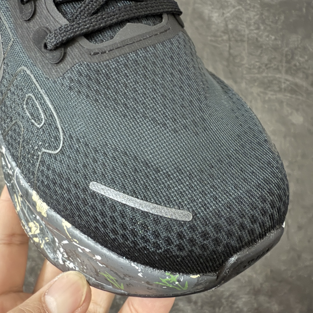 图片[5]-【XE纯原】NIKE VOMERO PREMIUM 全掌气垫缓震网面运动跑鞋 市场最强 没有之一 纯原生产线出品 原版开发 全部原材料 细节一比一打造 完美还原zp脚感 正确前后分离式两片纤维柱气垫 上下包裹超软弹泡棉 正确组合大底 区别市场通货 版型完美 鞋面材料同步原版1：1 全部原版开发校对 欢迎对比💪🏻 Nike 运用 Air技术专利，推出 Nike Pegasus Premium，沿用经典 Pegasus 系列产品深受跑者喜爱的缓震功能，并配置 Nike 首款可见式塑形 Air Zoom 气垫。 全掌可见的AirZoom首次在Pegasus系列中出现，模仿了Vaporfly的碳板曲线，增强了跑步时的流畅过渡。 货号：IO7325-001 尺码：36-46（半）-选品中心