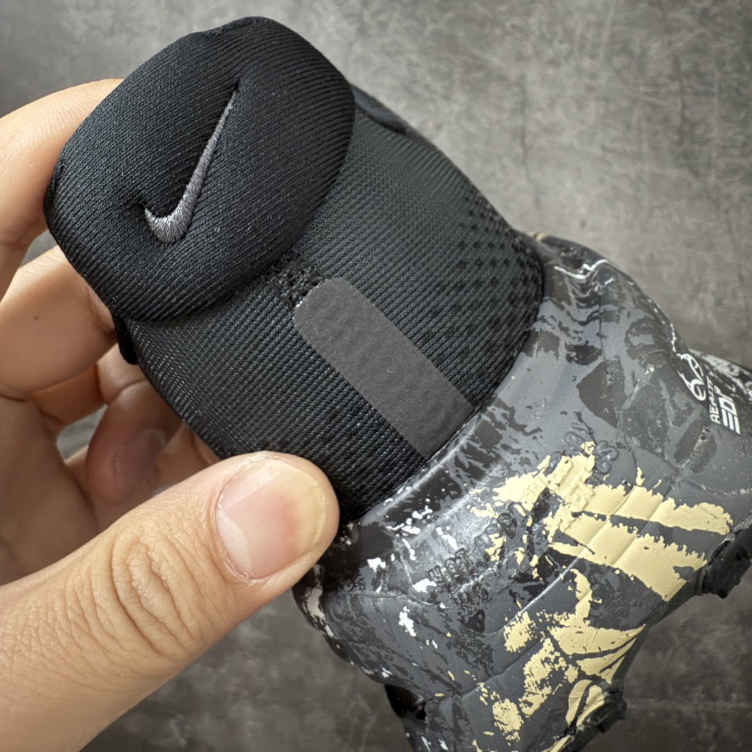 图片[2]-【XE纯原】NIKE VOMERO PREMIUM 全掌气垫缓震网面运动跑鞋 市场最强 没有之一 纯原生产线出品 原版开发 全部原材料 细节一比一打造 完美还原zp脚感 正确前后分离式两片纤维柱气垫 上下包裹超软弹泡棉 正确组合大底 区别市场通货 版型完美 鞋面材料同步原版1：1 全部原版开发校对 欢迎对比💪🏻 Nike 运用 Air技术专利，推出 Nike Pegasus Premium，沿用经典 Pegasus 系列产品深受跑者喜爱的缓震功能，并配置 Nike 首款可见式塑形 Air Zoom 气垫。 全掌可见的AirZoom首次在Pegasus系列中出现，模仿了Vaporfly的碳板曲线，增强了跑步时的流畅过渡。 货号：IO7325-001 尺码：36-46（半）-选品中心
