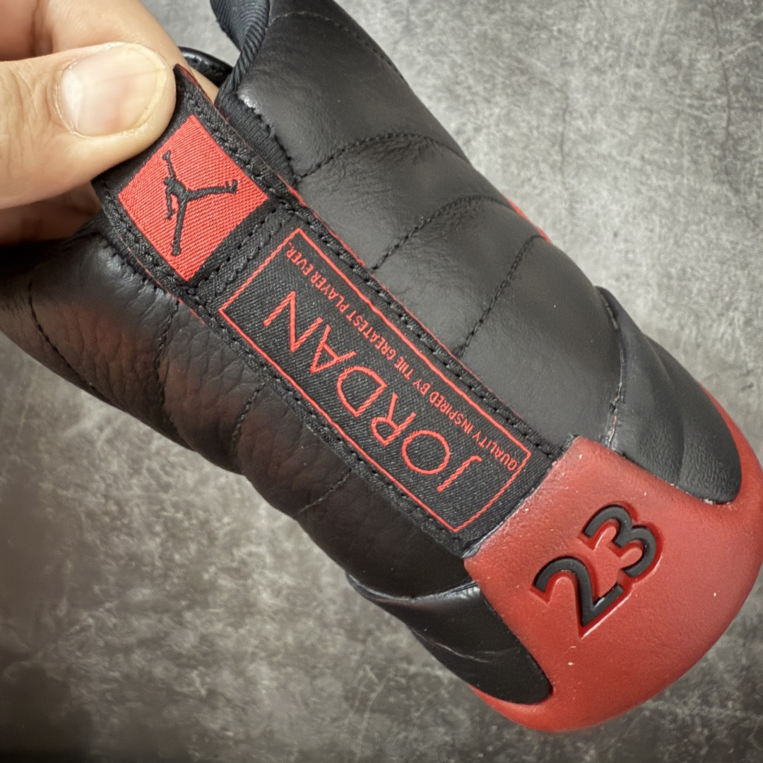 图片[2]-【原厂版】Air Jordan AJ12 Retro 潮流 中帮 复古篮球鞋 黑红 CT8013-002 原楦原纸板开发 原汁原味12代鞋型 进口原厂皮料 超软荔枝皮 质感满分 原厂碳板 原装材料 原厂定制金属扣 原厂电绣 支持与公司货全方位对比 只服务于5%懂鞋的高端客户 发国外可支持各种retail商店充正寄售 尺码：40 40.5 41 42 42.5 43 44 44.5 45 45.5 46 47.5-选品中心