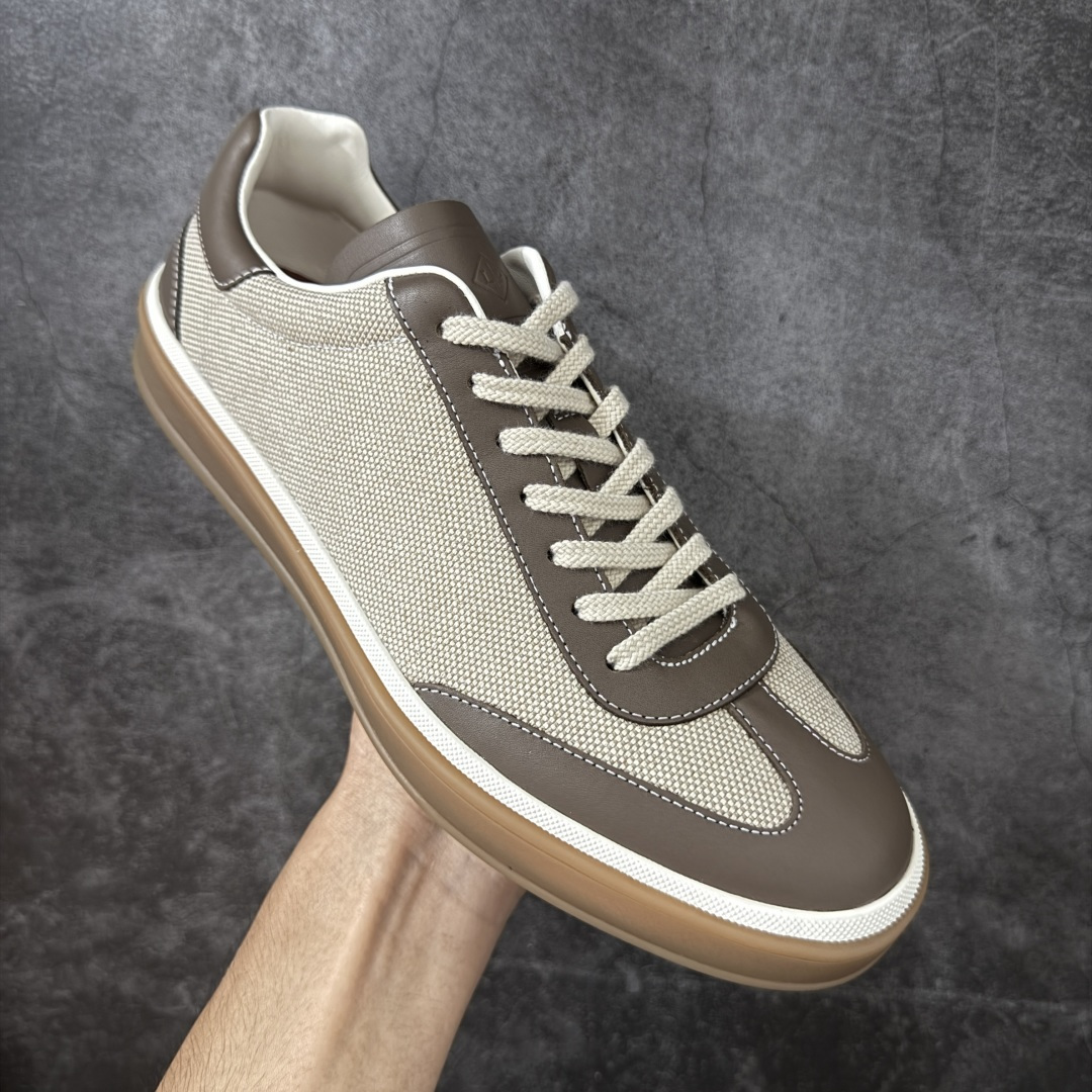 图片[3]-【佛山超A版】Loro Piana LP Tennis Walk Low 生活系列低帮复古百搭德训风休闲运动板鞋 意大利顶级奢侈品牌·诺悠翩雅 这款新款绒面革网球鞋采用超低帮设计 适合全年穿着 并具有防水性能 包边鞋底营造轻松迷人的色彩组合 将功能性与低调个性风格和谐融合 打造都市着装的理想鞋履选择 鞋跟处饰以Kummel色嵌片 柔软小牛皮鞋舌 压印LP徽标 棉质鞋带材质 鞋面：牛剖层绒面革 鞋底：橡胶 衬里：牛皮革 尺码：35 36 37 38 39 40 41 42 43 44 45-选品中心