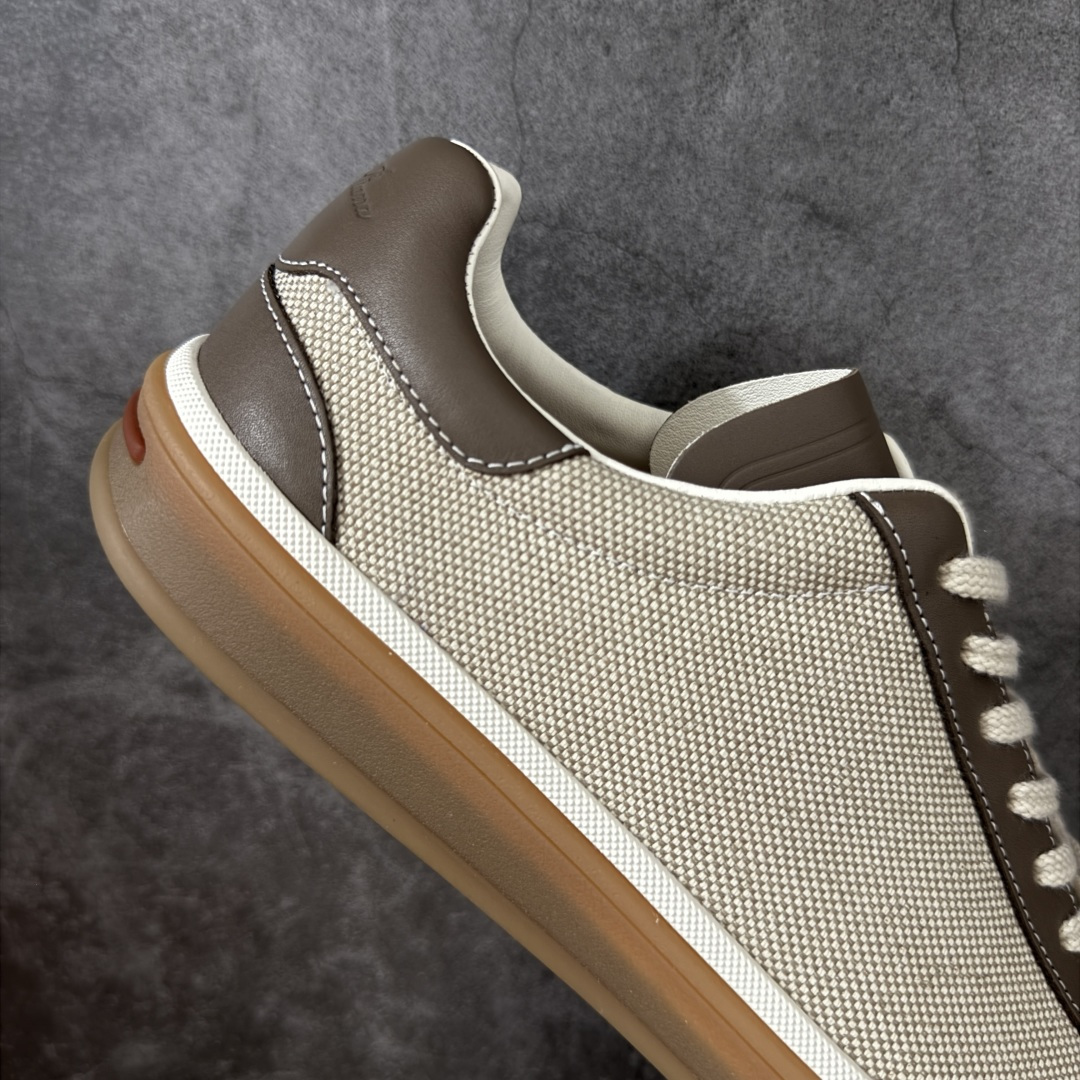 图片[7]-【佛山超A版】Loro Piana LP Tennis Walk Low 生活系列低帮复古百搭德训风休闲运动板鞋 意大利顶级奢侈品牌·诺悠翩雅 这款新款绒面革网球鞋采用超低帮设计 适合全年穿着 并具有防水性能 包边鞋底营造轻松迷人的色彩组合 将功能性与低调个性风格和谐融合 打造都市着装的理想鞋履选择 鞋跟处饰以Kummel色嵌片 柔软小牛皮鞋舌 压印LP徽标 棉质鞋带材质 鞋面：牛剖层绒面革 鞋底：橡胶 衬里：牛皮革 尺码：35 36 37 38 39 40 41 42 43 44 45-选品中心