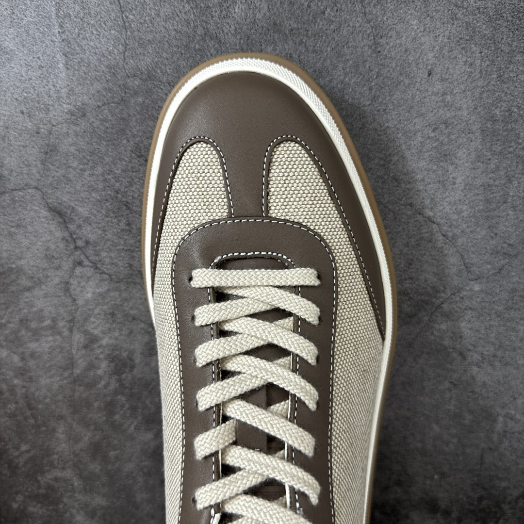 图片[5]-【佛山超A版】Loro Piana LP Tennis Walk Low 生活系列低帮复古百搭德训风休闲运动板鞋 意大利顶级奢侈品牌·诺悠翩雅 这款新款绒面革网球鞋采用超低帮设计 适合全年穿着 并具有防水性能 包边鞋底营造轻松迷人的色彩组合 将功能性与低调个性风格和谐融合 打造都市着装的理想鞋履选择 鞋跟处饰以Kummel色嵌片 柔软小牛皮鞋舌 压印LP徽标 棉质鞋带材质 鞋面：牛剖层绒面革 鞋底：橡胶 衬里：牛皮革 尺码：35 36 37 38 39 40 41 42 43 44 45-选品中心