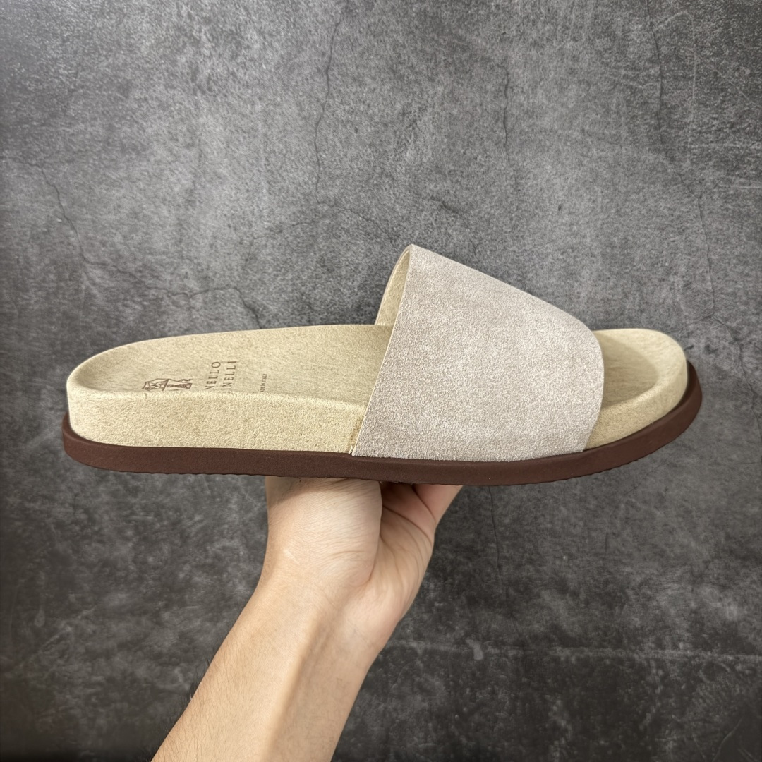 【海淘专柜版】顶奢老钱品牌 Brunello Cucinelli 26S 布鲁内洛.库奇内利 BC 绒面革一字拖鞋 该品牌是来自意大利的世界顶级老钱奢侈品牌 原版开发打造 私模组合大底 高端零售海淘代购专供品质 尺码：39 40 41 42 43 44 45 46-选品中心