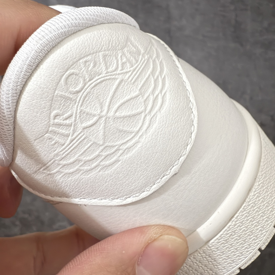图片[2]-【KZ纯原】 Air Jordan AJ1 Low OG 低帮米白色 HQ6998-100 原材料软头层皮料 国内一线头部知名大厂出品 高端外贸零售专供品质 版型细节完美 原鞋原楦头纸板开发 原厂防尘纸 极致一眼正品既视感 尺码：36-47.5-选品中心