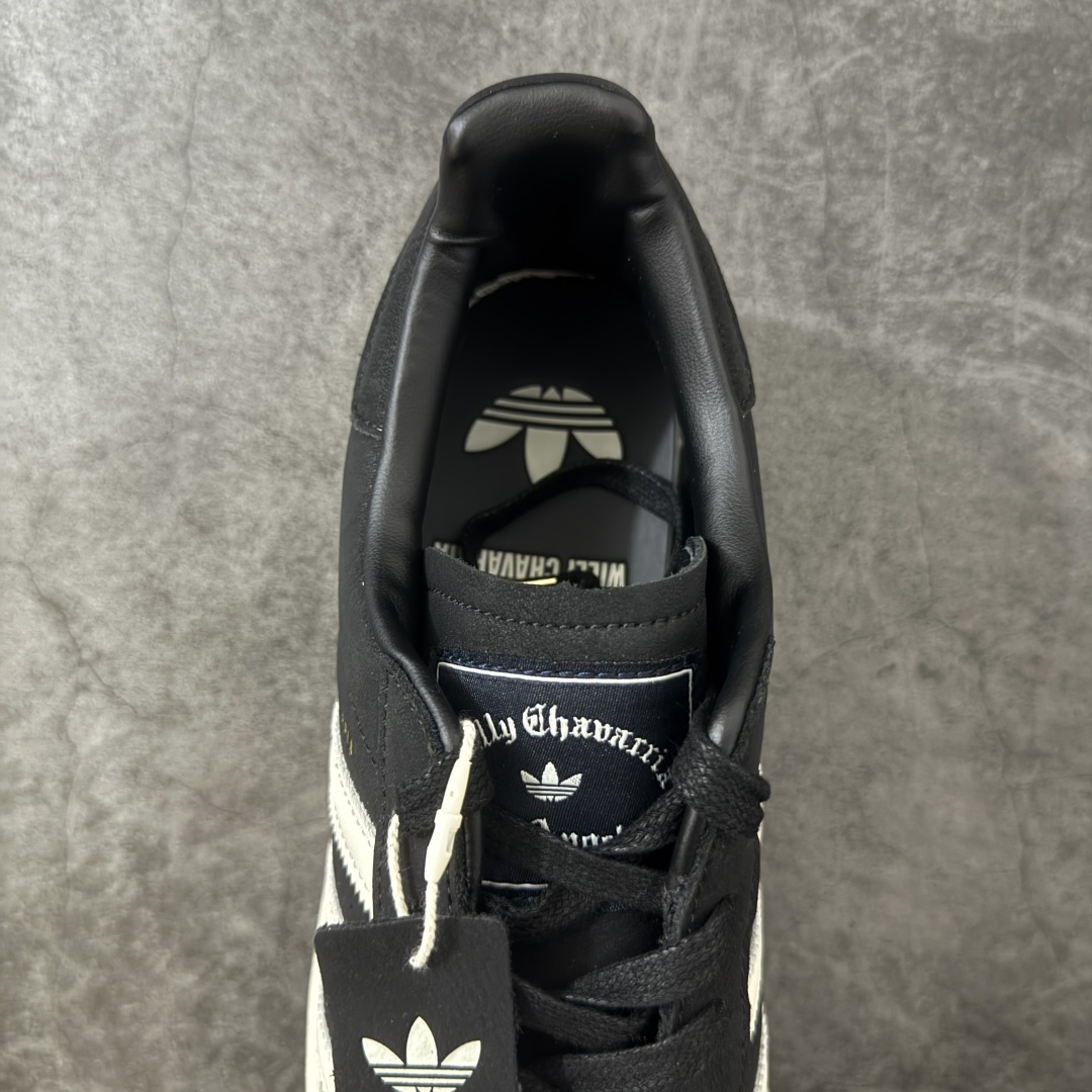 图片[8]-【纯原版】Willy Chavarria x Adidas Superstar \”Love Prevails\” Collection 阿迪达斯 低帮 联名黑白玫瑰 男女同款 贝壳头系列 基于阿迪达斯经典贝壳头原型打造，Willy对这一经典轮廓做出改动，在鞋头以浮雕感的玫瑰元素取代原本的贝壳头造型呈现主题，花瓣层次分明、略带不规则感，赋予鞋头更自然的有机形态。鞋头印有古英语字体的Willy Chavarria字样，鞋舌与鞋垫同样点缀双方联名标志，侧面的烫金Willy及Chavarria字样和后跟白色细节更显突出。鞋身两侧经典三条杠LLogo采用白色点缀，最后以黑色中底搭配同色系橡胶j外底完善整体设计收尾。 货号：KJ2029（2026.04.18发售） 尺码：35⅓ 36 36⅔ 37⅓ 38 38⅔ 39⅓ 40 40⅔ 41⅓ 42 42⅔ 43⅓ 44 44⅔ 45⅓-选品中心