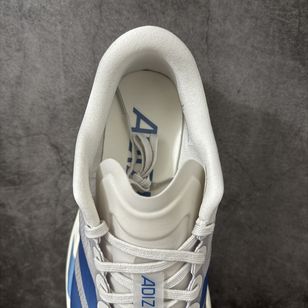 图片[8]-【RS纯原】AD Adizero Eva SL M 零度进化版系列低帮轻便透气竞速休闲运动慢跑鞋 KI6880 全新版本出货 品相相 当完美 细节到位 全鞋均使用原材料 原档案打造 内置碳板 目前市场最强 欢迎对比 相信大家对去年 adidas 横空出世的「顶级超跑」adiZero Adios Pro EVO 1 记忆犹新！不仅登顶阿迪史上最轻跑鞋宝座，更在接下来的全球马拉松赛事中，持续书写着惊人成绩，被网友戏称新一代「阿迪神鞋」全网刷屏！极简设计语言与强烈速度感和存在感的鞋侧三线，让人过目不忘，特别种草！其中定位于中长跑训练的 adidas Adizero Evo SL，整体外观造型与 adiZero Adios Pro EVO 1 非常相似。中底配置方面搭载全掌 Lightstrike Pro，鞋面采用透气网面示人，契合日常训练鞋的定位，更加耐用。外底给到了马牌橡胶，及类似上代竞速旗舰 adidas Adizero Adios Pro 3 区域分布。整体看下来无论是外观的鲜明辨识度，还是配置的扎实程度都很顶。 尺码：36-45-选品中心