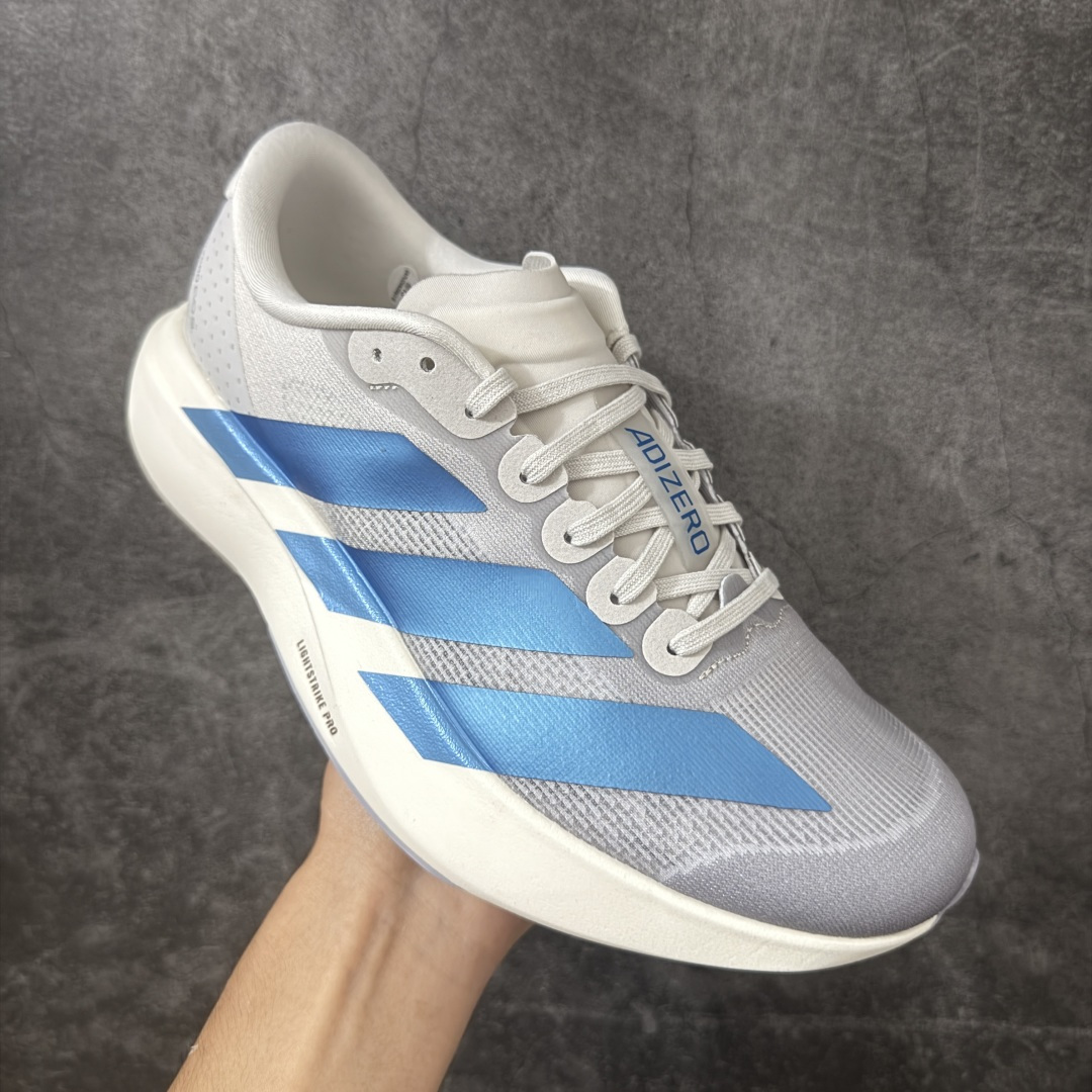 图片[3]-【RS纯原】AD Adizero Eva SL M 零度进化版系列低帮轻便透气竞速休闲运动慢跑鞋 KI6880 全新版本出货 品相相 当完美 细节到位 全鞋均使用原材料 原档案打造 内置碳板 目前市场最强 欢迎对比 相信大家对去年 adidas 横空出世的「顶级超跑」adiZero Adios Pro EVO 1 记忆犹新！不仅登顶阿迪史上最轻跑鞋宝座，更在接下来的全球马拉松赛事中，持续书写着惊人成绩，被网友戏称新一代「阿迪神鞋」全网刷屏！极简设计语言与强烈速度感和存在感的鞋侧三线，让人过目不忘，特别种草！其中定位于中长跑训练的 adidas Adizero Evo SL，整体外观造型与 adiZero Adios Pro EVO 1 非常相似。中底配置方面搭载全掌 Lightstrike Pro，鞋面采用透气网面示人，契合日常训练鞋的定位，更加耐用。外底给到了马牌橡胶，及类似上代竞速旗舰 adidas Adizero Adios Pro 3 区域分布。整体看下来无论是外观的鲜明辨识度，还是配置的扎实程度都很顶。 尺码：36-45-选品中心