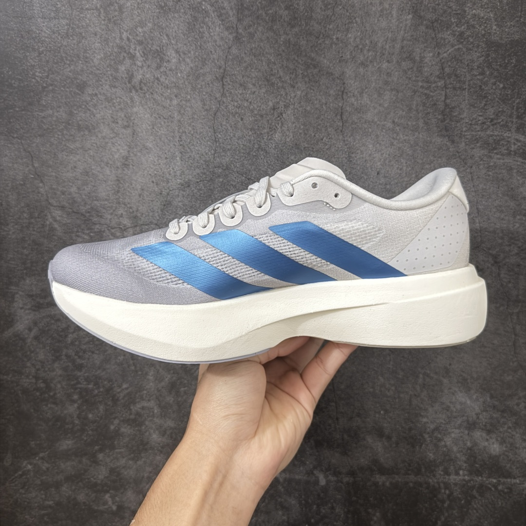 图片[2]-【RS纯原】AD Adizero Eva SL M 零度进化版系列低帮轻便透气竞速休闲运动慢跑鞋 KI6880 全新版本出货 品相相 当完美 细节到位 全鞋均使用原材料 原档案打造 内置碳板 目前市场最强 欢迎对比 相信大家对去年 adidas 横空出世的「顶级超跑」adiZero Adios Pro EVO 1 记忆犹新！不仅登顶阿迪史上最轻跑鞋宝座，更在接下来的全球马拉松赛事中，持续书写着惊人成绩，被网友戏称新一代「阿迪神鞋」全网刷屏！极简设计语言与强烈速度感和存在感的鞋侧三线，让人过目不忘，特别种草！其中定位于中长跑训练的 adidas Adizero Evo SL，整体外观造型与 adiZero Adios Pro EVO 1 非常相似。中底配置方面搭载全掌 Lightstrike Pro，鞋面采用透气网面示人，契合日常训练鞋的定位，更加耐用。外底给到了马牌橡胶，及类似上代竞速旗舰 adidas Adizero Adios Pro 3 区域分布。整体看下来无论是外观的鲜明辨识度，还是配置的扎实程度都很顶。 尺码：36-45-选品中心