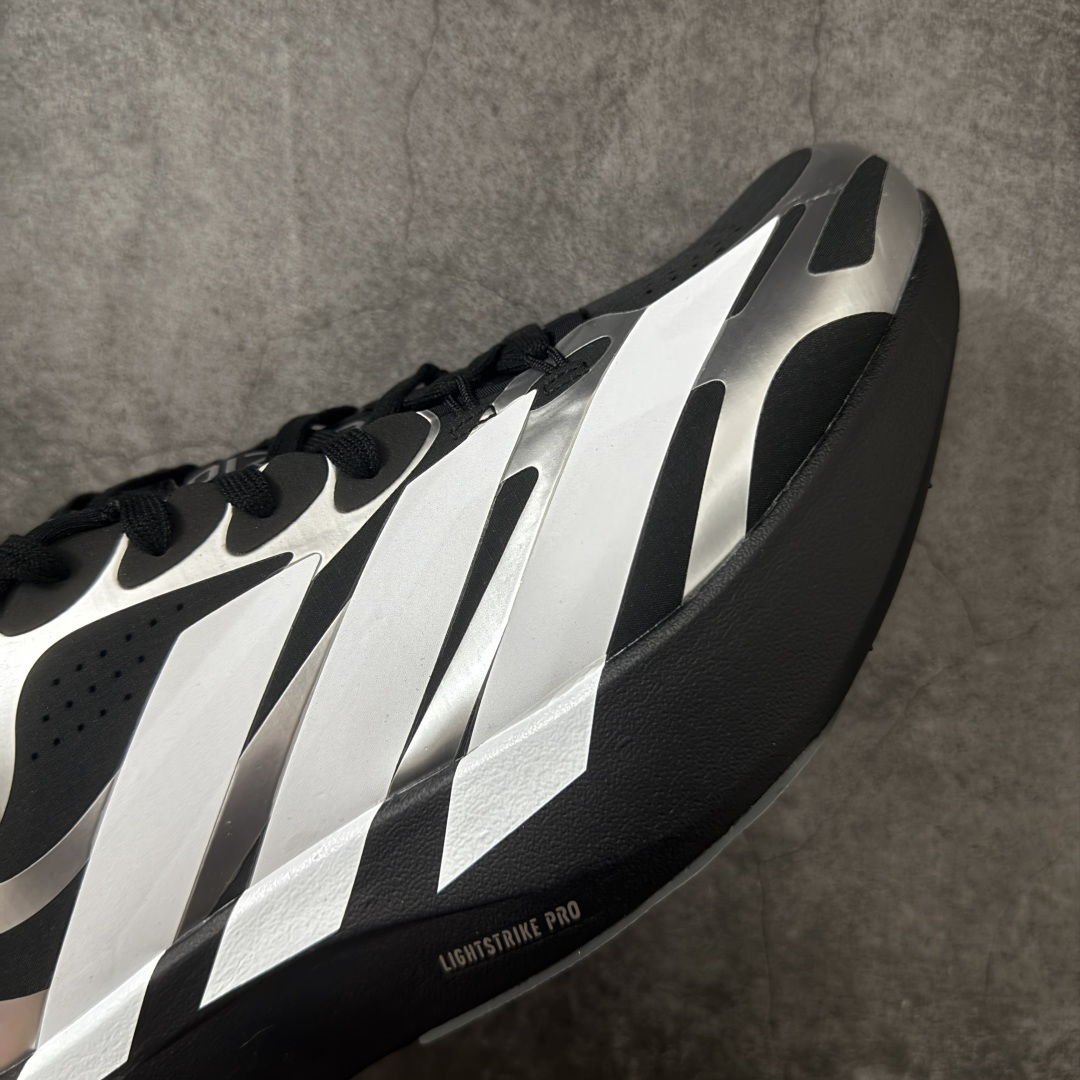 图片[6]-【RS纯原】AD Adizero Eva SL EXO M 零度进化版系列低帮轻便透气竞速休闲运动慢跑鞋 KI4764 全新版本出货 品相相当完美 细节到位 全鞋均使用原材料 原档案打造 内置碳板 目前市场最强 欢迎对比 相信大家对去年 adidas 横空出世的「顶级超跑」adiZero Adios Pro EVO 1 记忆犹新！不仅登顶阿迪史上最轻跑鞋宝座，更在接下来的全球马拉松赛事中，持续书写着惊人成绩，被网友戏称新一代「阿迪神鞋」全网刷屏！极简设计语言与强烈速度感和存在感的鞋侧三线，让人过目不忘，特别种草！其中定位于中长跑训练的 adidas Adizero Evo SL，整体外观造型与 adiZero Adios Pro EVO 1 非常相似。中底配置方面搭载全掌 Lightstrike Pro，鞋面采用透气网面示人，契合日常训练鞋的定位，更加耐用。外底给到了马牌橡胶，及类似上代竞速旗舰 adidas Adizero Adios Pro 3 区域分布。整体看下来无论是外观的鲜明辨识度，还是配置的扎实程度都很顶。 尺码：36-45-选品中心