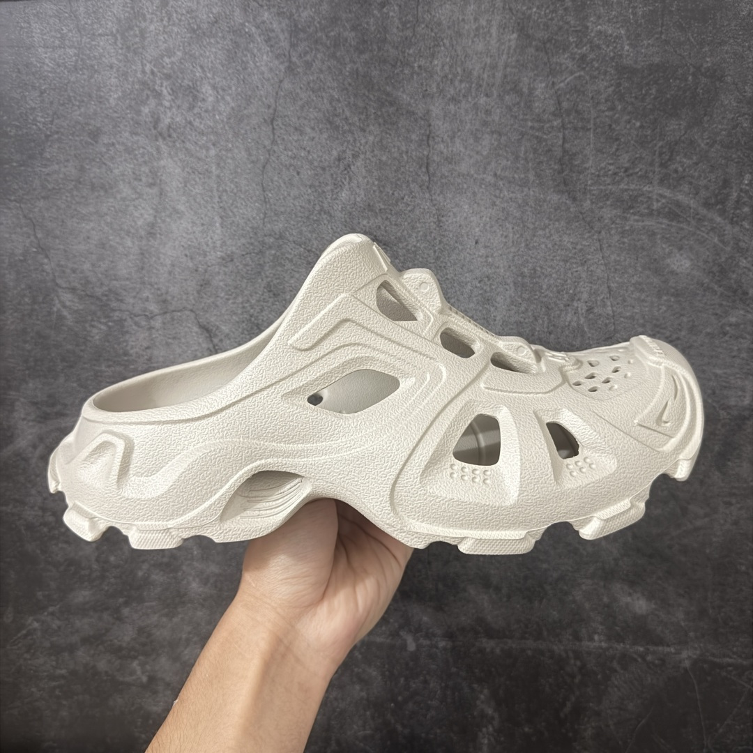【纯原版】BALENCIAGA Mold Rubber Slide Sandals 巴黎世家 模压橡胶拖鞋凉鞋 巴黎世家系列露趾涉水百搭潮流休闲运动套穿拖鞋 橡胶材质 鞋表带上印有Balenciaga 品牌标识 后帮凹印BB标识 压模鞋底和鞋面 中国制造 用软布擦拭 材质：95%（注塑）EVA塑料、5% 泡沫塑料 尺码：36 37 38 39 40 41 42 43 44 45 46-选品中心