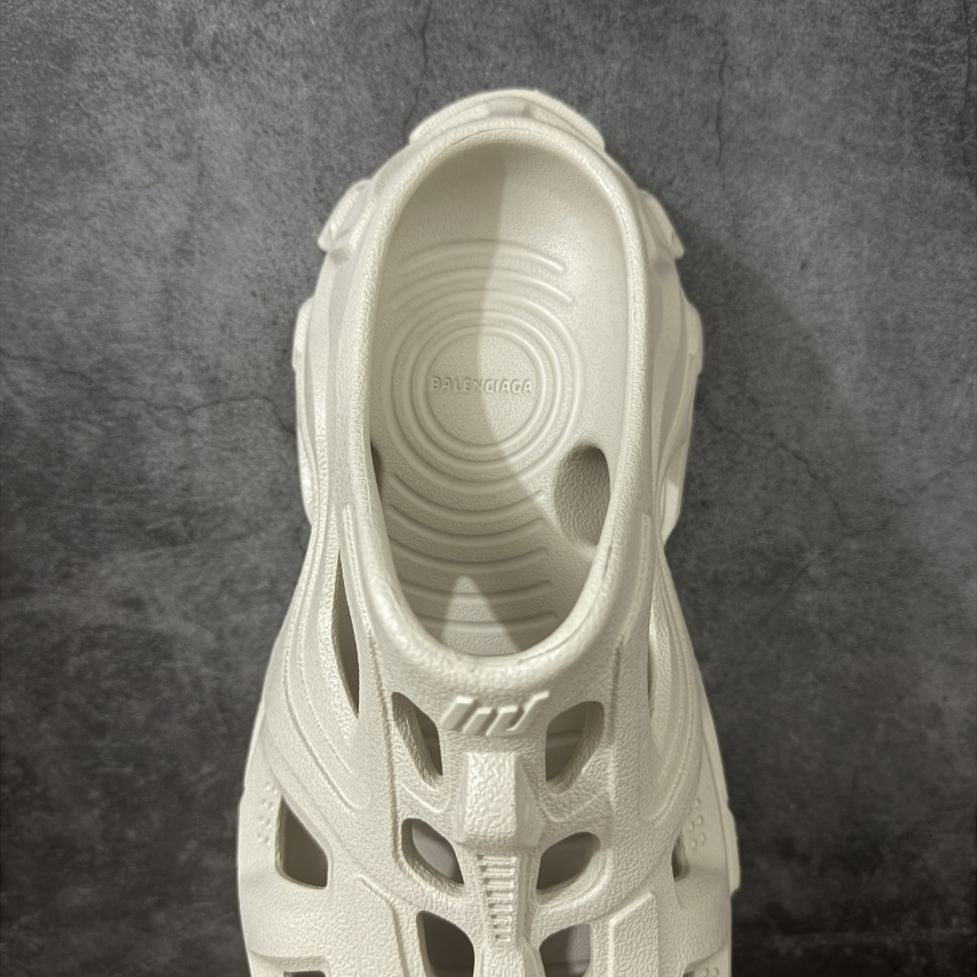 图片[8]-【纯原版】BALENCIAGA Mold Rubber Slide Sandals 巴黎世家 模压橡胶拖鞋凉鞋 巴黎世家系列露趾涉水百搭潮流休闲运动套穿拖鞋 橡胶材质 鞋表带上印有Balenciaga 品牌标识 后帮凹印BB标识 压模鞋底和鞋面 中国制造 用软布擦拭 材质：95%（注塑）EVA塑料、5% 泡沫塑料 尺码：36 37 38 39 40 41 42 43 44 45 46-选品中心