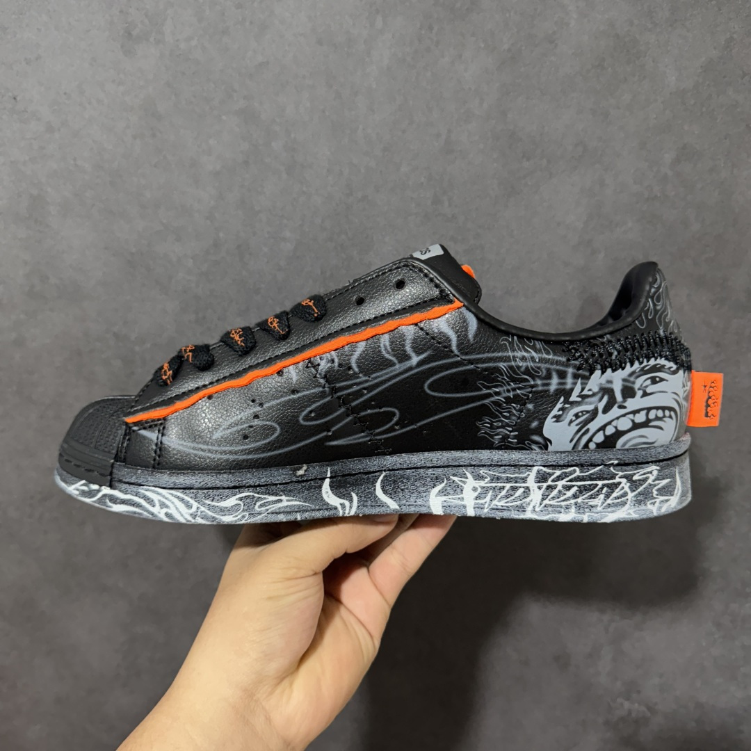 图片[2]-【公司级】Adidas Originals Superstar 2 贝壳头 2026全新版本 贝壳头官方同步 渠道正品订单 诠释市场最高工艺水平 贝壳头经典小白板鞋 专柜上架同步配色 全鞋进口头层皮料打造。区别市面普通真标版本，进出专柜无压力 货号： KI5306 尺码： 35 36 36.5 37.5 38 38.5 39 40-选品中心