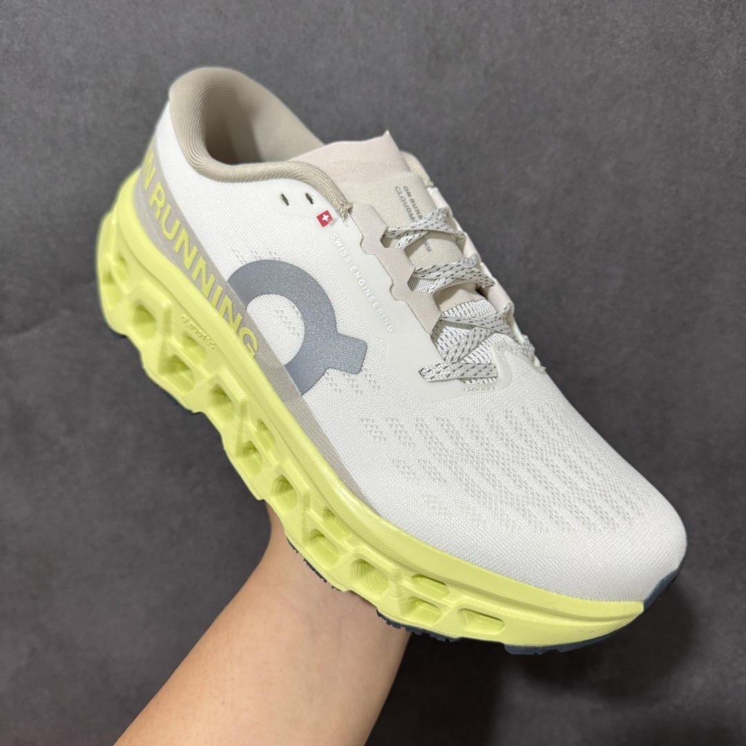 图片[3]-【公司级】Cloudsurfer 3全新综合体能训练运动鞋Cloud X 舒适乐趣跑，缓震、轻量 On昂跑 Cloudsurfer上演中底“变形计” ，打破传统格局缔造柔软脚感。 On昂跑对于值友来说已经是个相对熟悉的品牌了，旗下的经典款Cloud X兼具稳健敏捷、功能多面，轻量脚感和灵活反馈等优点，是健身爱好者最喜欢的鞋履产品之一。2022年首发的超厚底怪兽跑鞋Cloudmonster，加载最大的Cloudtec模块，柔软的缓震和强力的回弹体验，也让他一战成名，进入大体重运动爱好者和与大众跑者的入门跑鞋心选名单。 货号：3MG10053078 尺码：36 37 38 39 40 41 42 43 44 45-选品中心