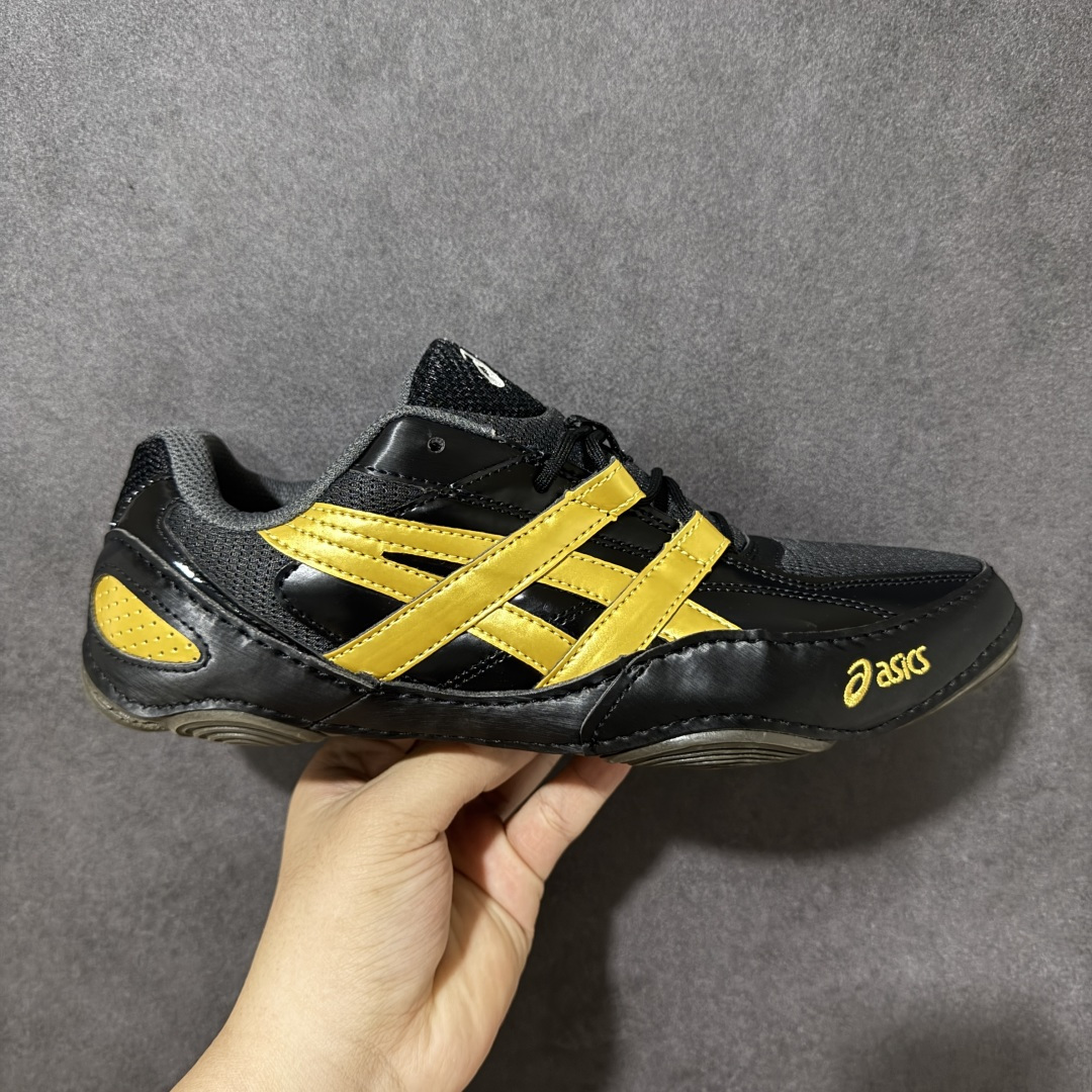 【公司级】Asics Hypersync 亚瑟士 薄底德训 时尚经典透气包裹性轻便 低帮休闲板鞋 以复古之名 解锁街头新表达 低帮薄底 颜值与脚感并存 交叉绑带 未来感流线型设计 运动美学的重新解构 大底提供良好的缓冲性能 货号：1203A879 尺码：36 37 37.5 38 39 39.5 40.5 41.5 42 42.5 43.5 44 45 46-选品中心