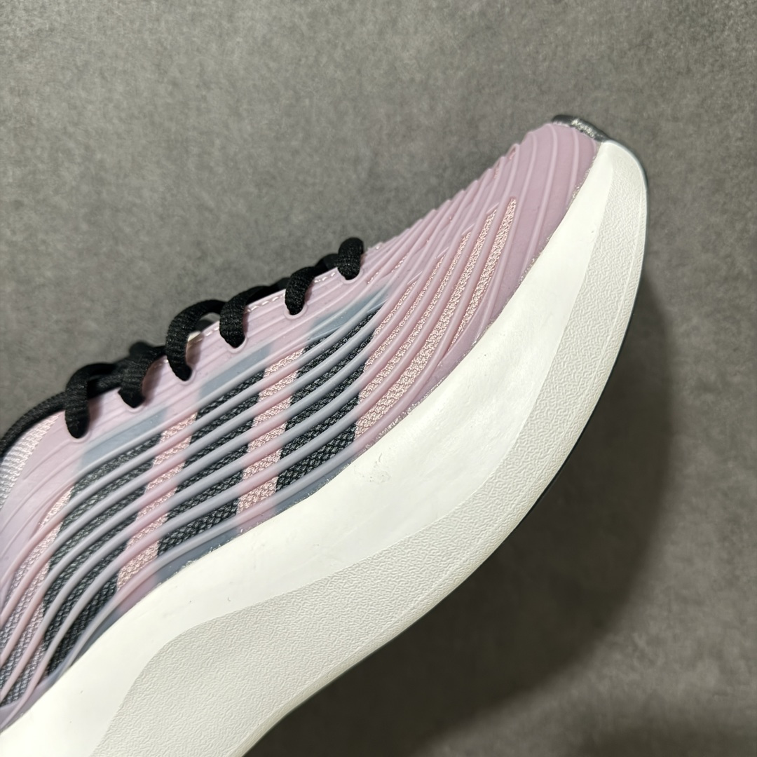 图片[8]-【公司级】AD Purechill V2 防滑耐磨休闲运动跑鞋 阿迪达斯（adidas） 26新款Pur echill夏季轻便透气舒适支撑防滑一脚蹬运动休闲鞋 中底技术‌：搭载 ‌CLOUDFOAM‌ 缓震材料。主打“软糯”脚感，能有效吸收行走时的冲击力，提供柔和的支撑。‌鞋面设计‌：通常采用透气网眼织物或轻质合成材质，强调轻盈和夏季穿着的通风性。日常通勤、轻运动、休闲逛街。属于入门级舒适鞋款，非专业竞速或高强度训练鞋。 货号： KI2231/KI0611/KI1092/KI6901/KI3103/KI6602/KI0286/KI6612/KI0033 尺码：36-45带半码-选品中心