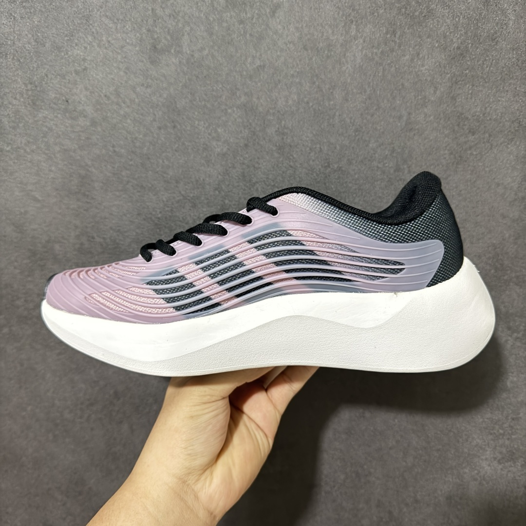 图片[2]-【公司级】AD Purechill V2 防滑耐磨休闲运动跑鞋 阿迪达斯（adidas） 26新款Pur echill夏季轻便透气舒适支撑防滑一脚蹬运动休闲鞋 中底技术‌：搭载 ‌CLOUDFOAM‌ 缓震材料。主打“软糯”脚感，能有效吸收行走时的冲击力，提供柔和的支撑。‌鞋面设计‌：通常采用透气网眼织物或轻质合成材质，强调轻盈和夏季穿着的通风性。日常通勤、轻运动、休闲逛街。属于入门级舒适鞋款，非专业竞速或高强度训练鞋。 货号： KI2231/KI0611/KI1092/KI6901/KI3103/KI6602/KI0286/KI6612/KI0033 尺码：36-45带半码-选品中心